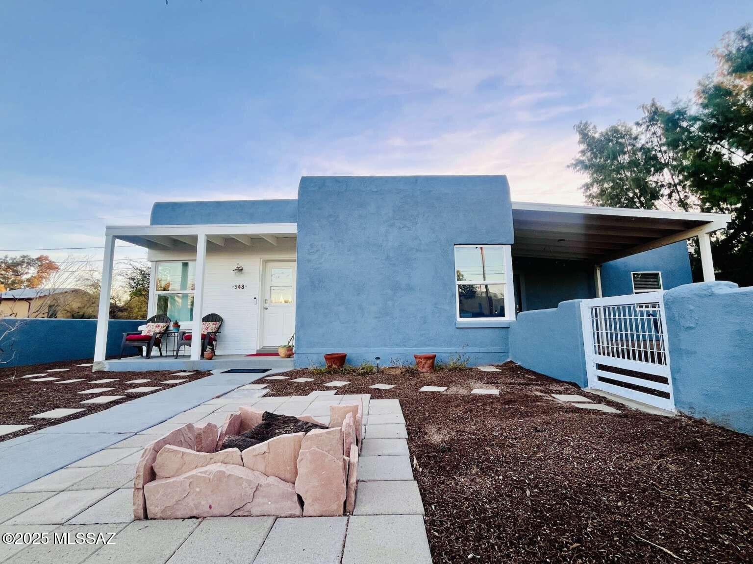 948 N 10th Avenue