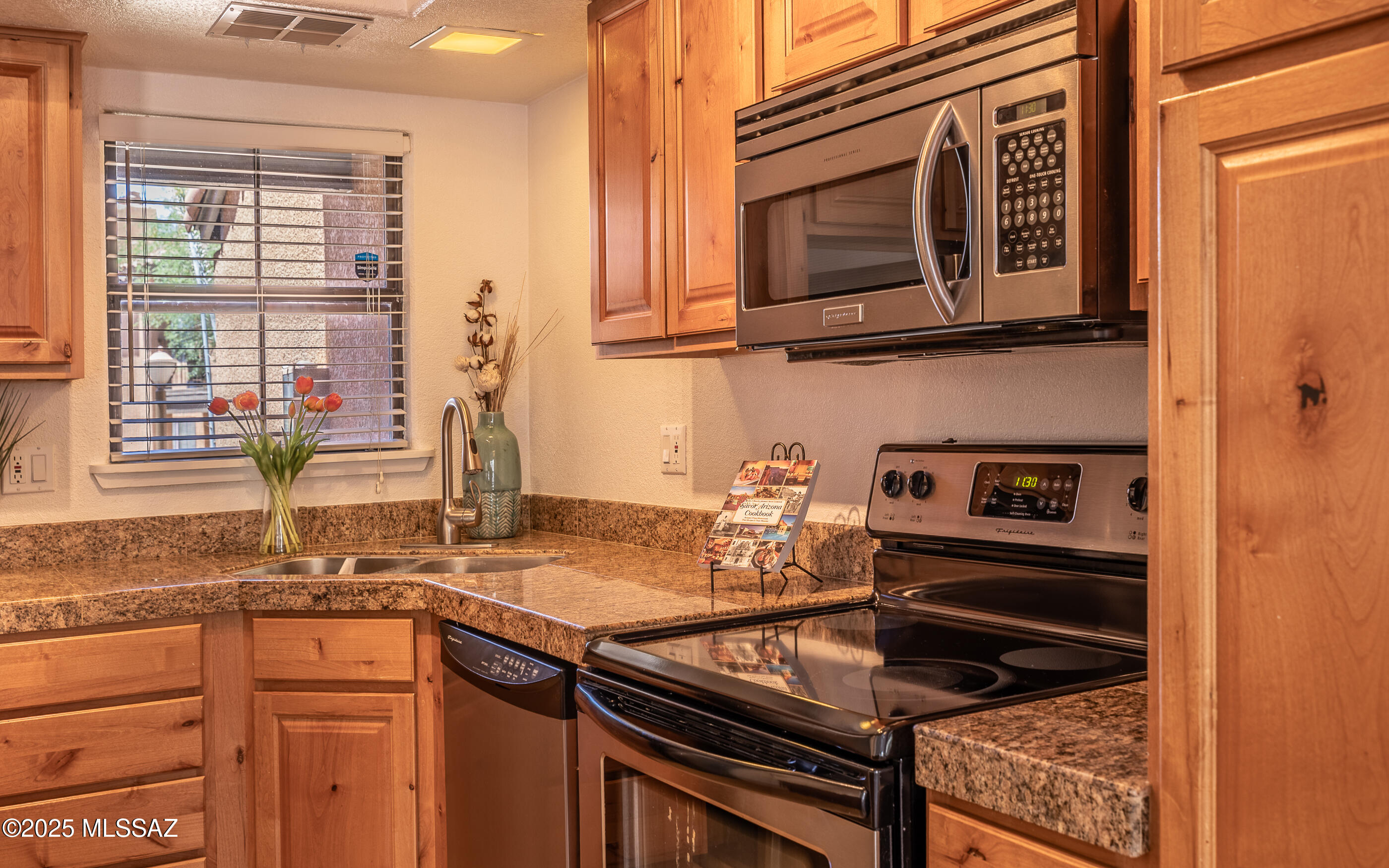6651 N Campbell Building 2920 Avenue APT 133
