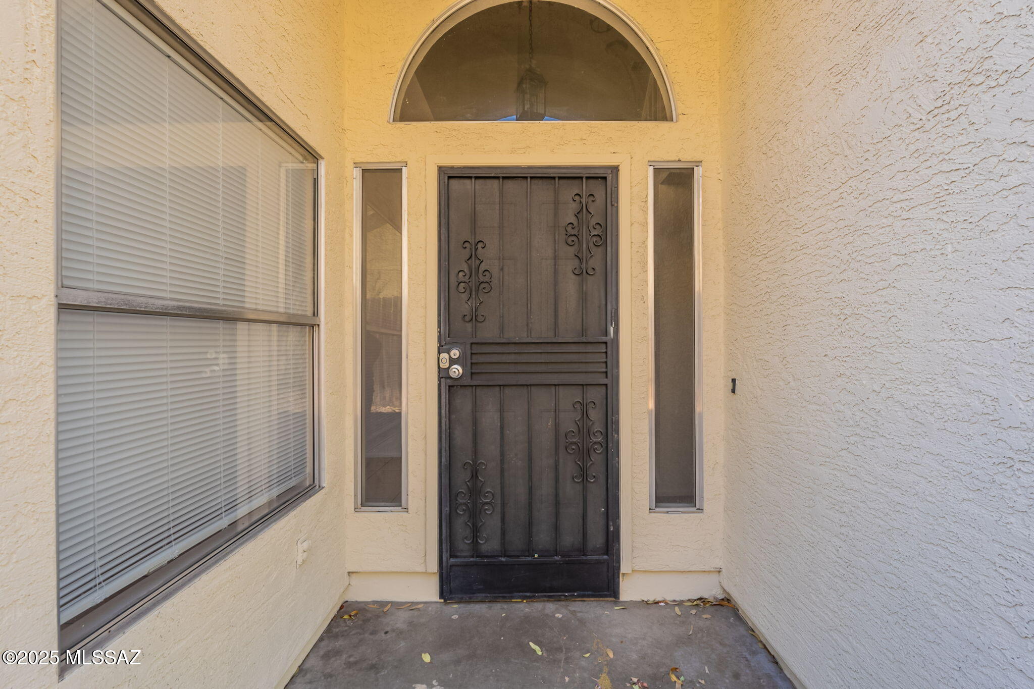 3556 W Avenida Del Mar