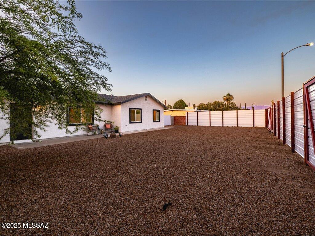 6809 E Calle Ileo