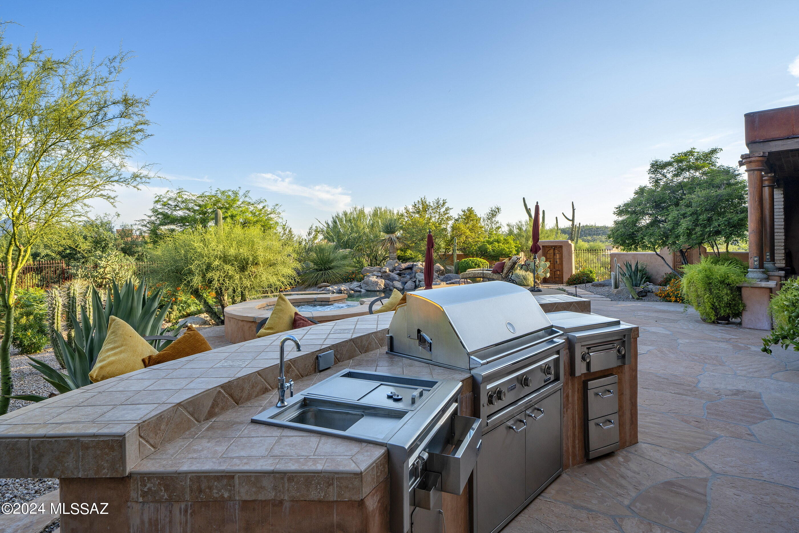 Honey Bee Ridge(The Estates At) - Residential