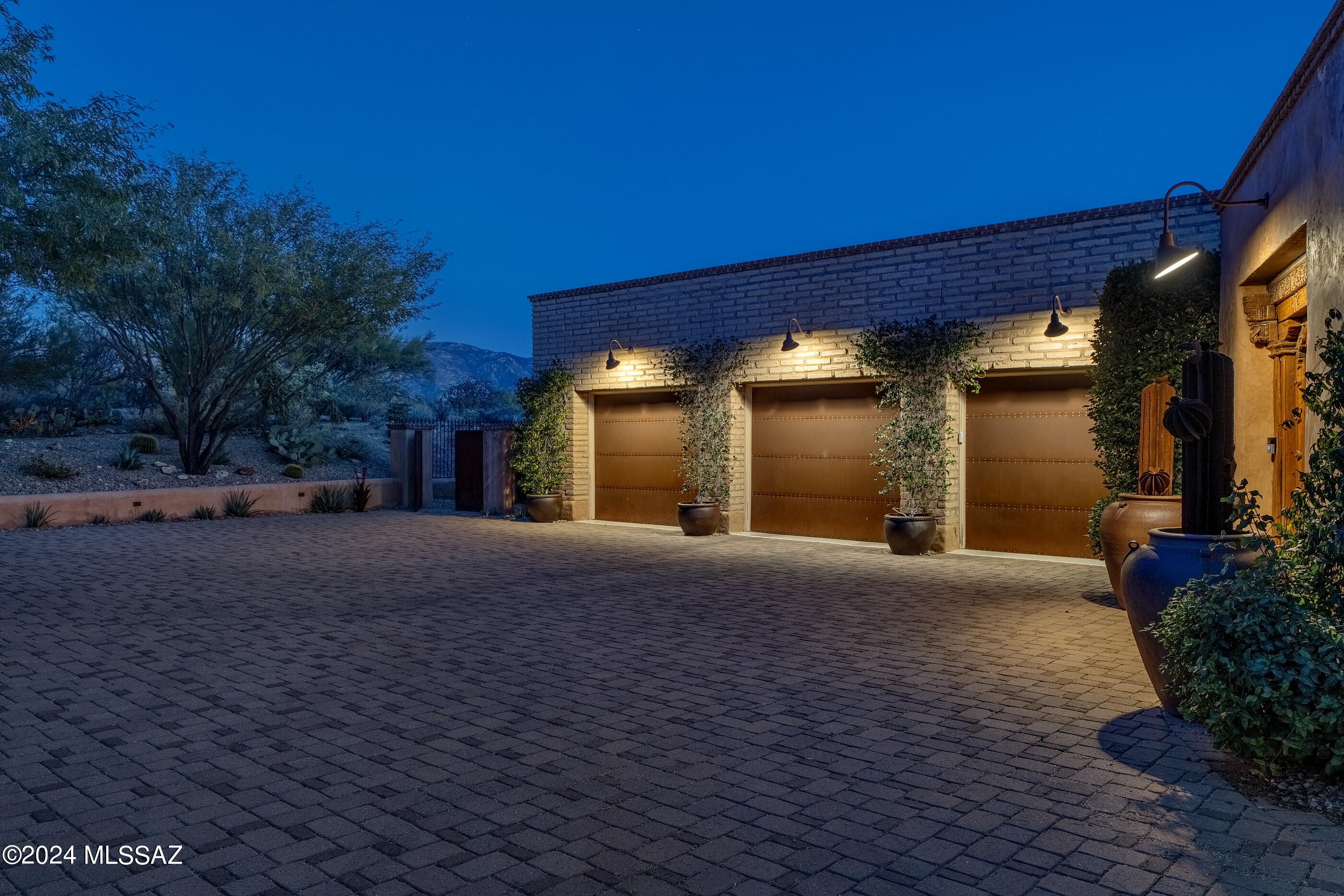 Honey Bee Ridge(The Estates At) - Residential