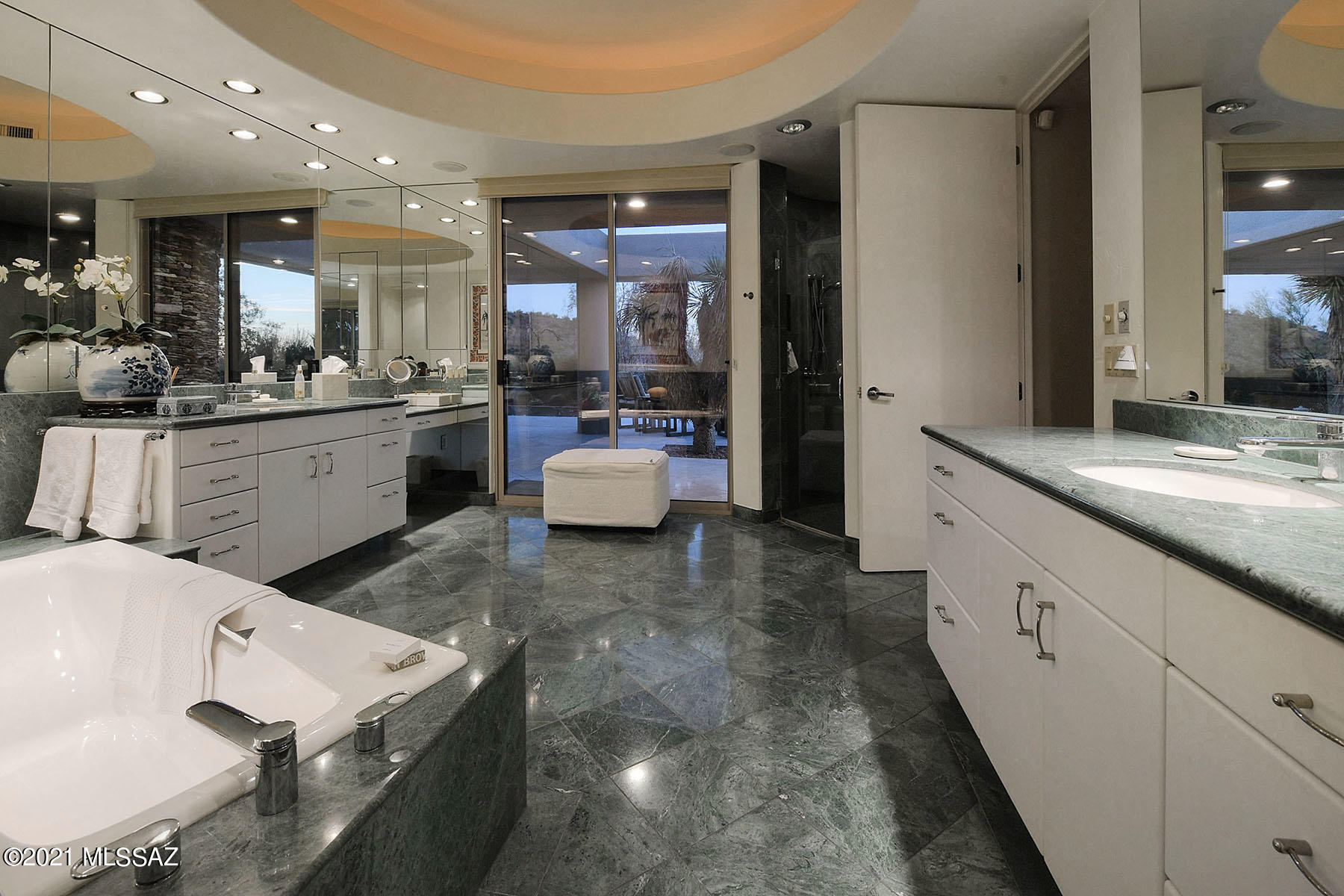 Finisterra (1-210) - Residential
