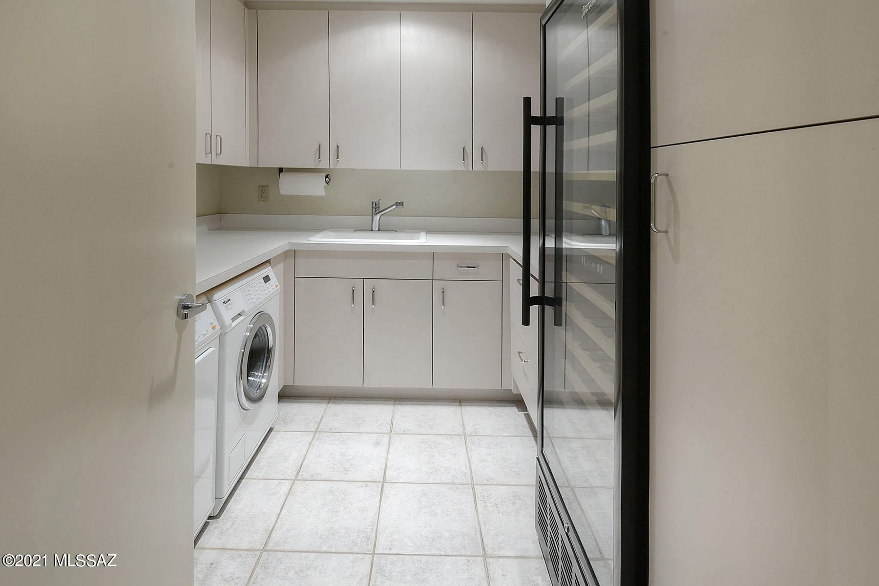 Finisterra (1-210) - Residential