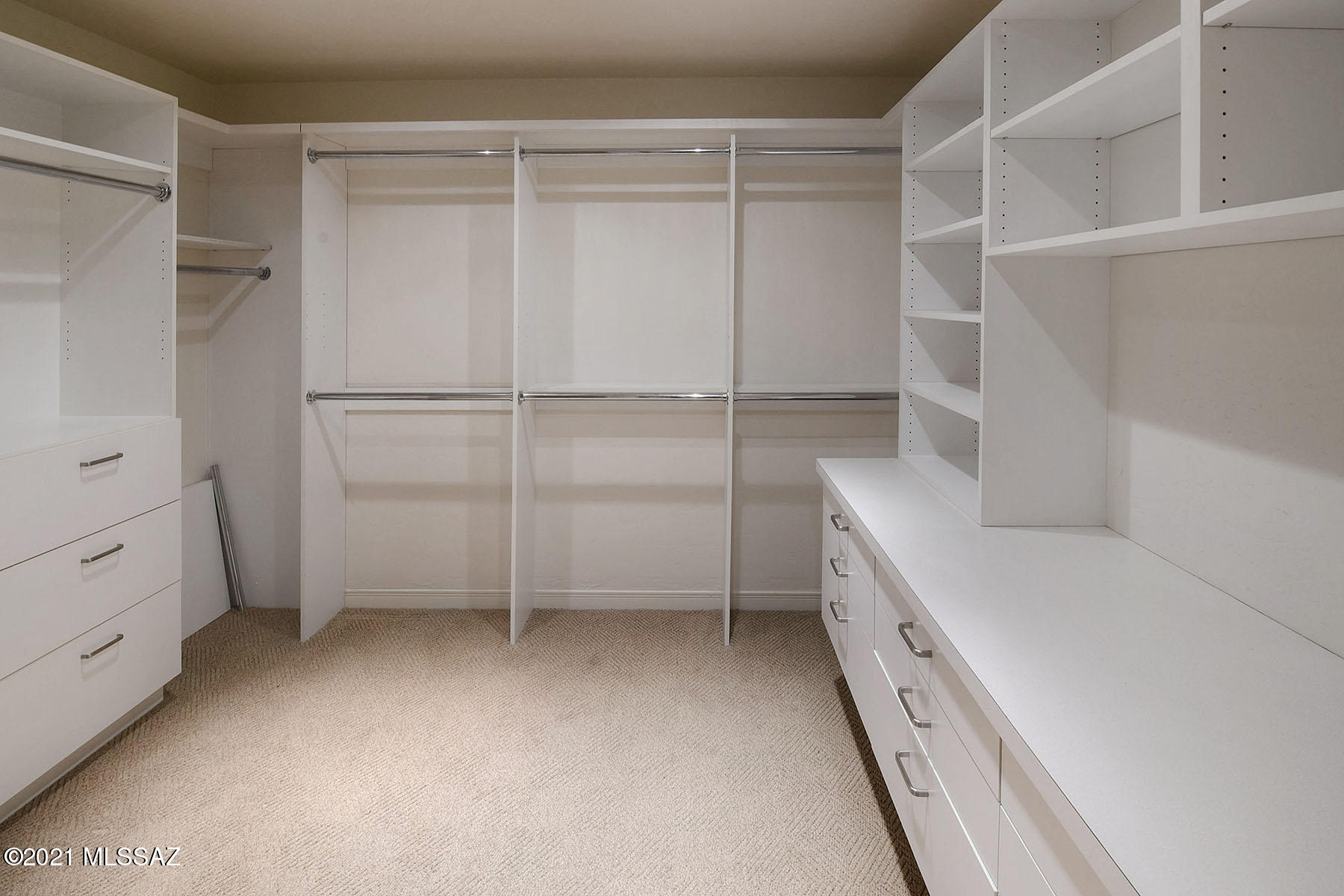 Finisterra (1-210) - Residential
