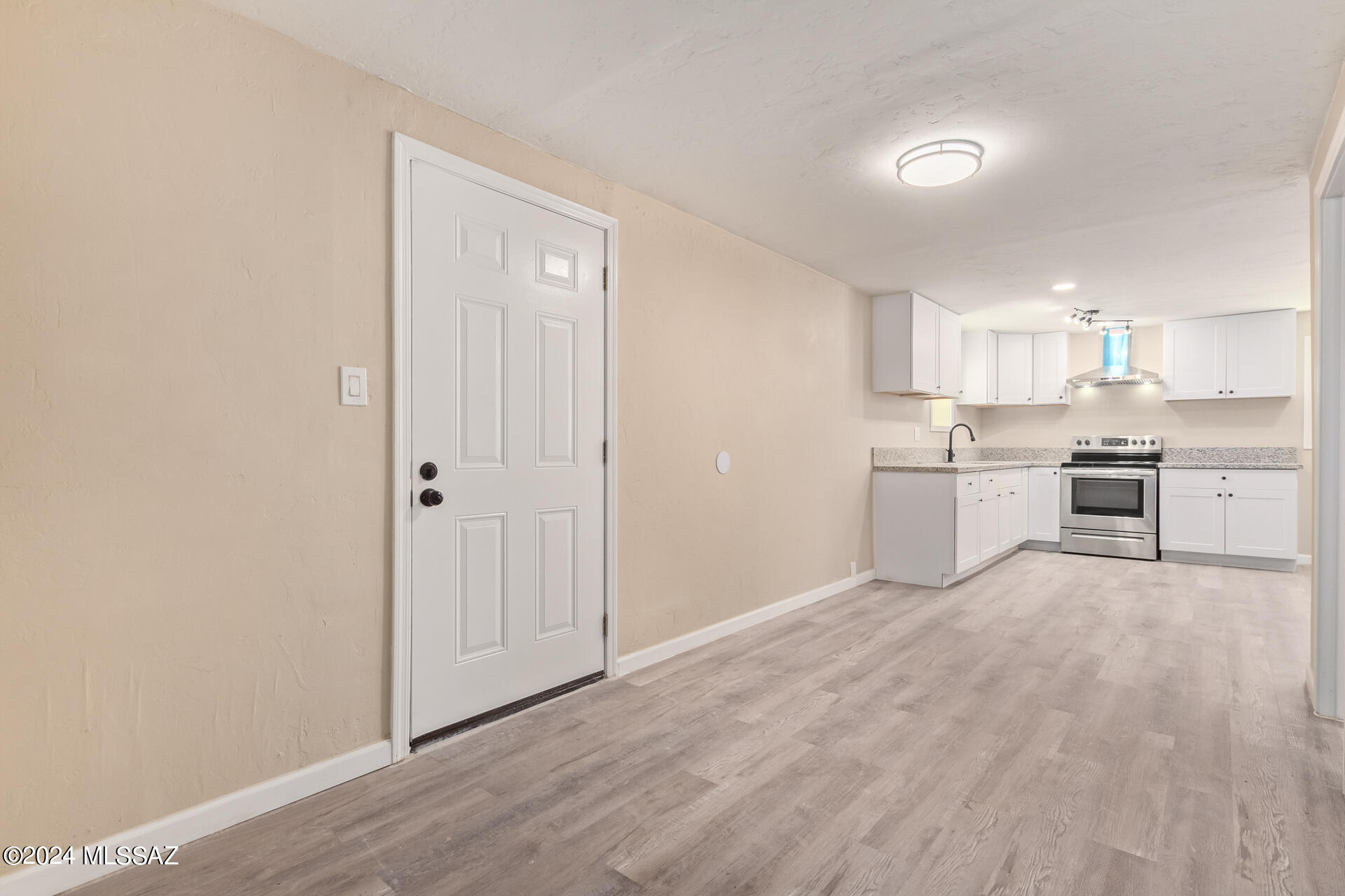 2514 N Castro Avenue