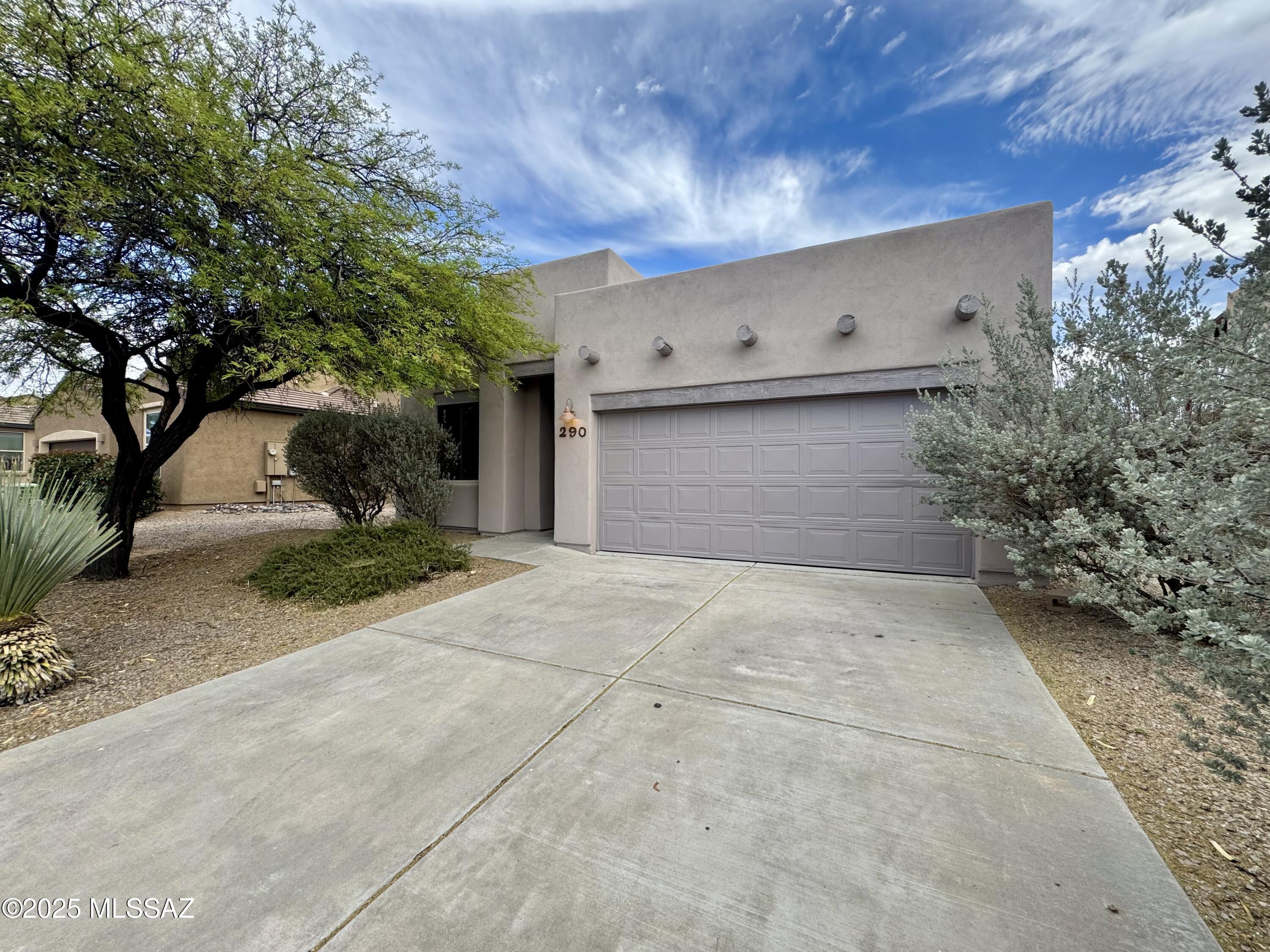 290 E Forrest Feezor Street