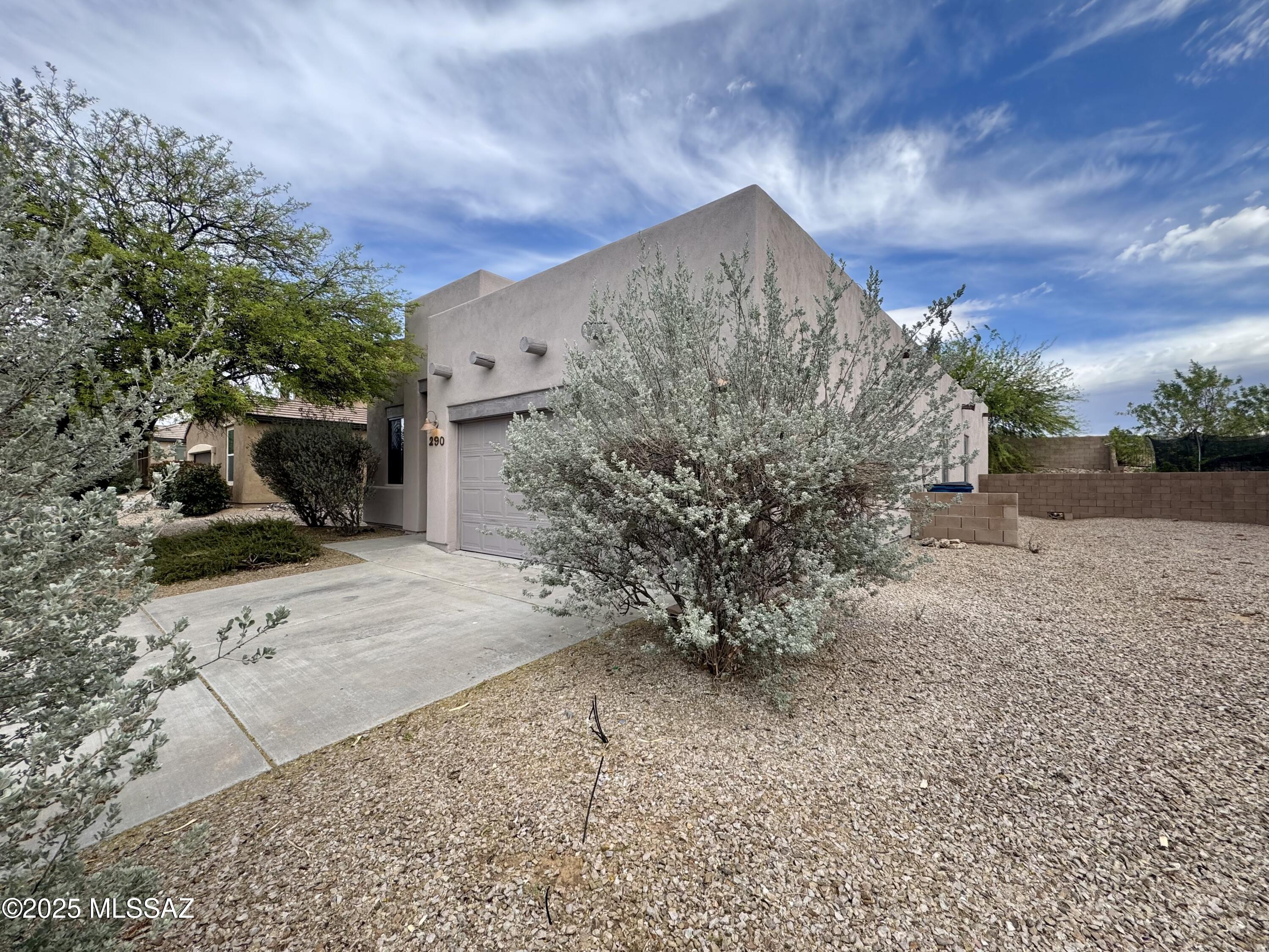 290 E Forrest Feezor Street