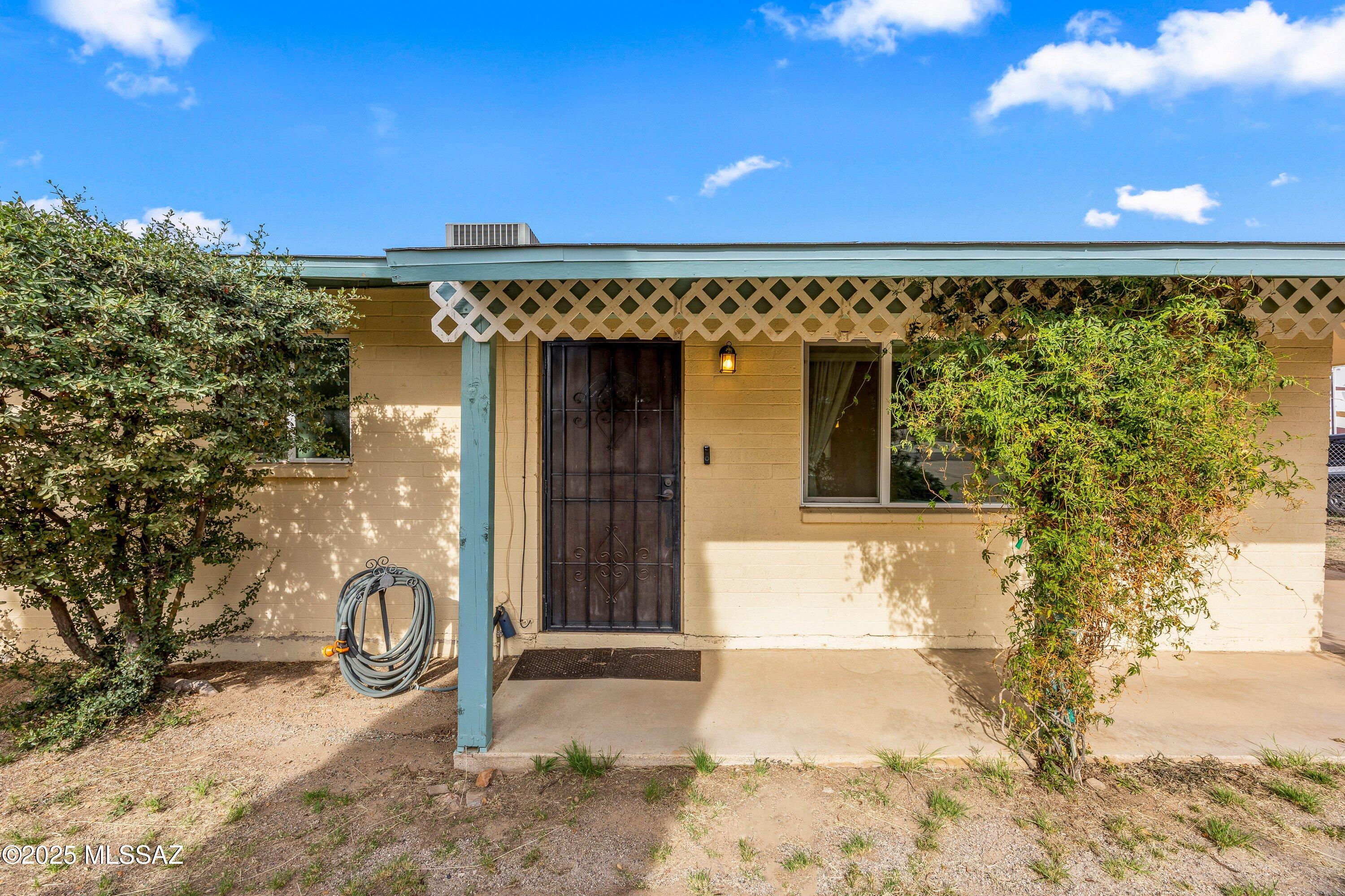 2020 W Paseo Redondo