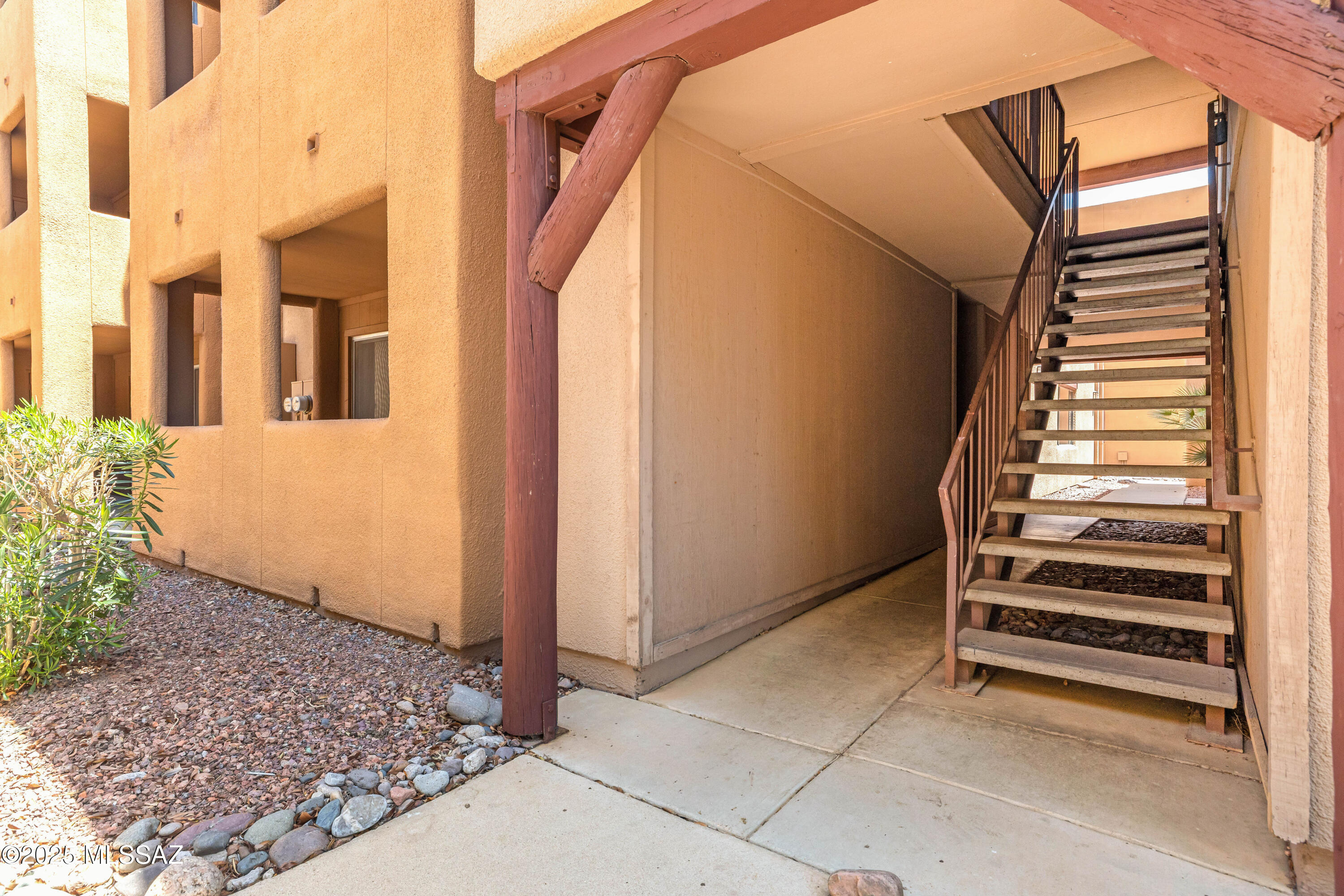 1810 E Blacklidge Drive 504