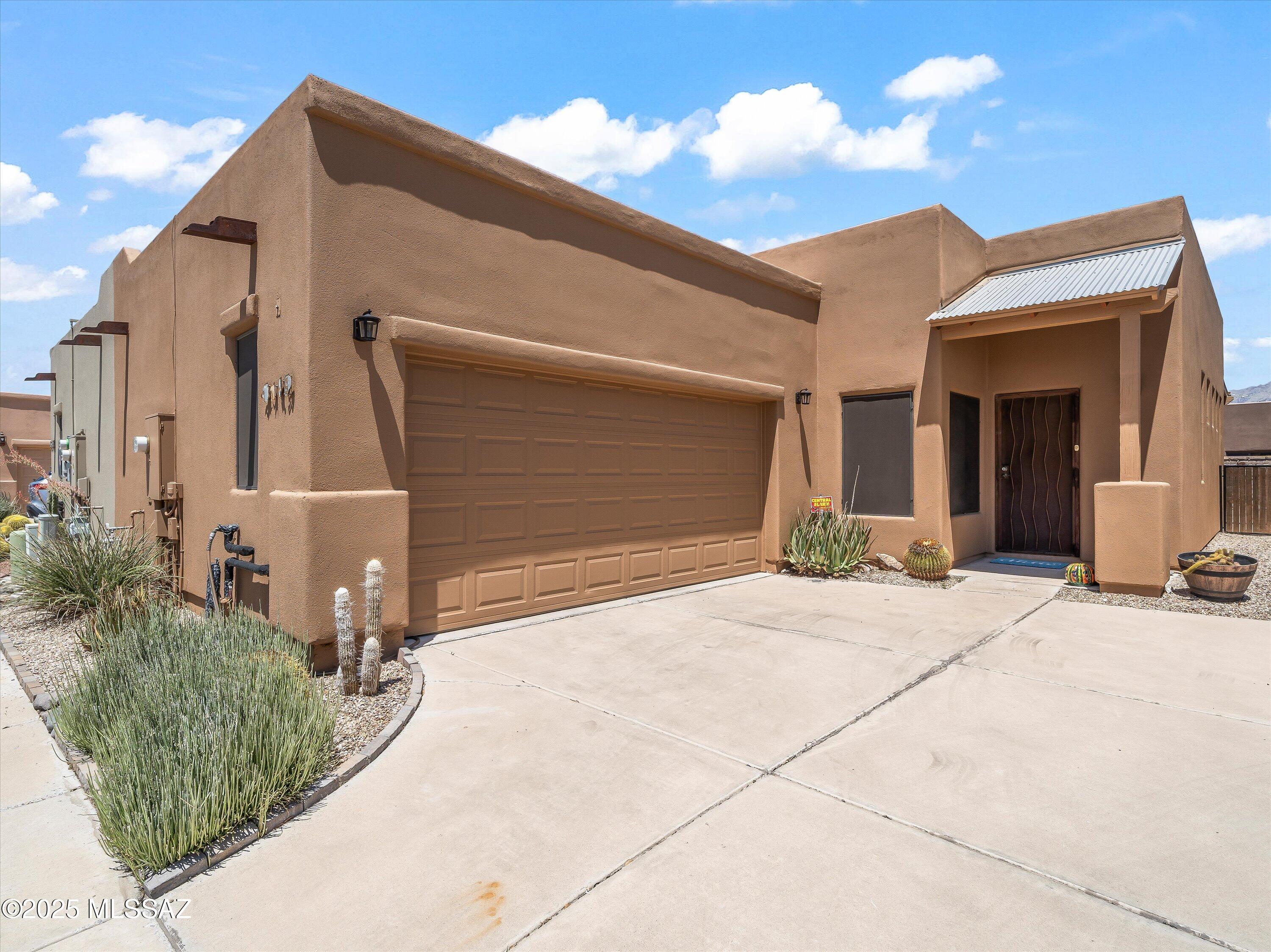 4149 E Calle Marfil