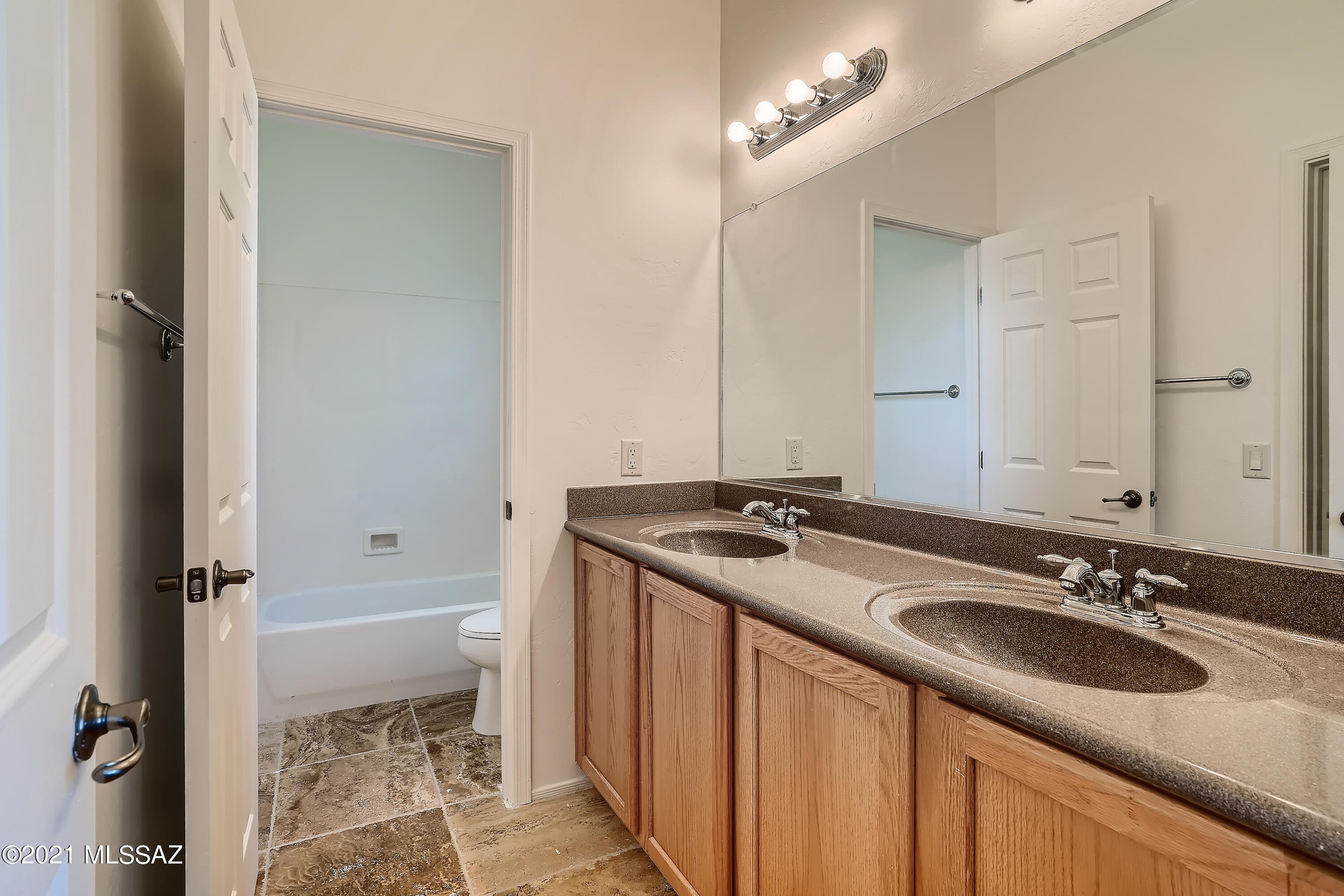 Encanto Del Lago (1-82) - Residential