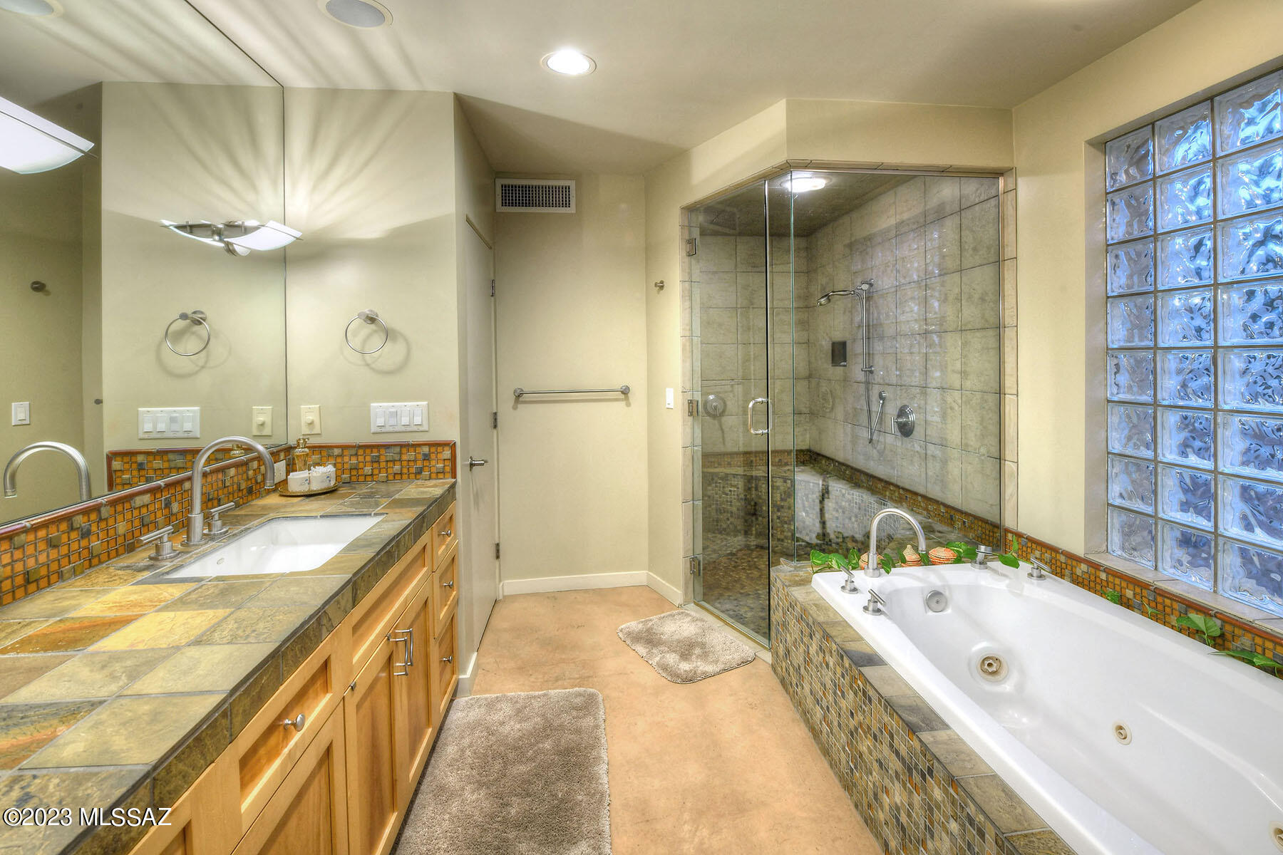 Colonia Solana - Residential