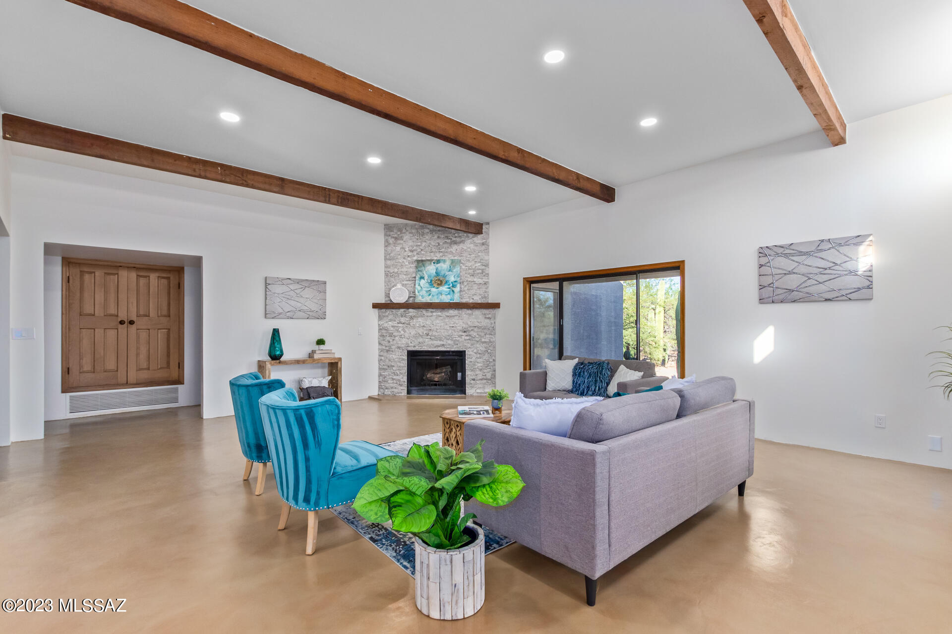 Las Alturas (1-167) - Residential