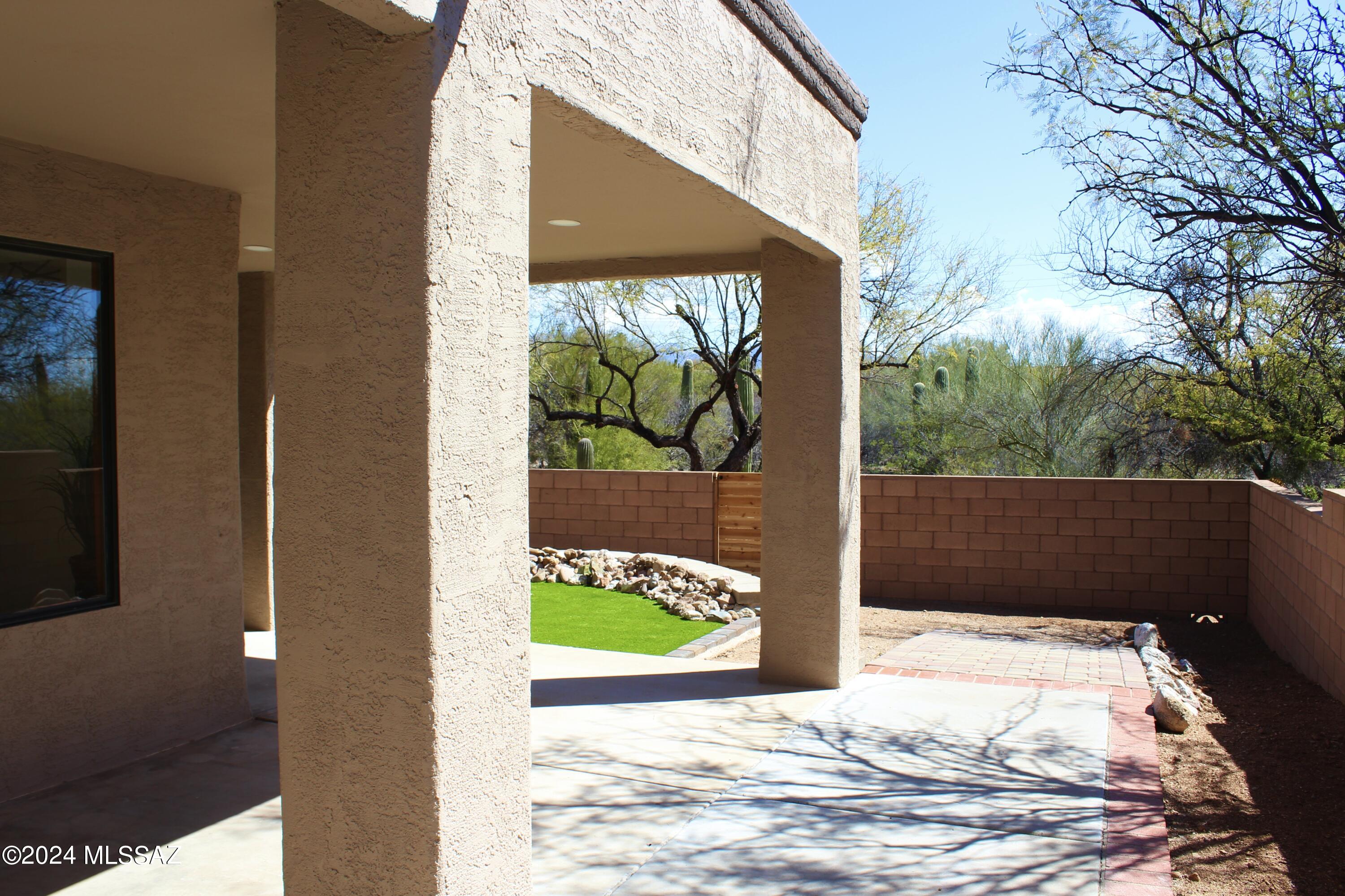 Las Alturas (1-167) - Residential