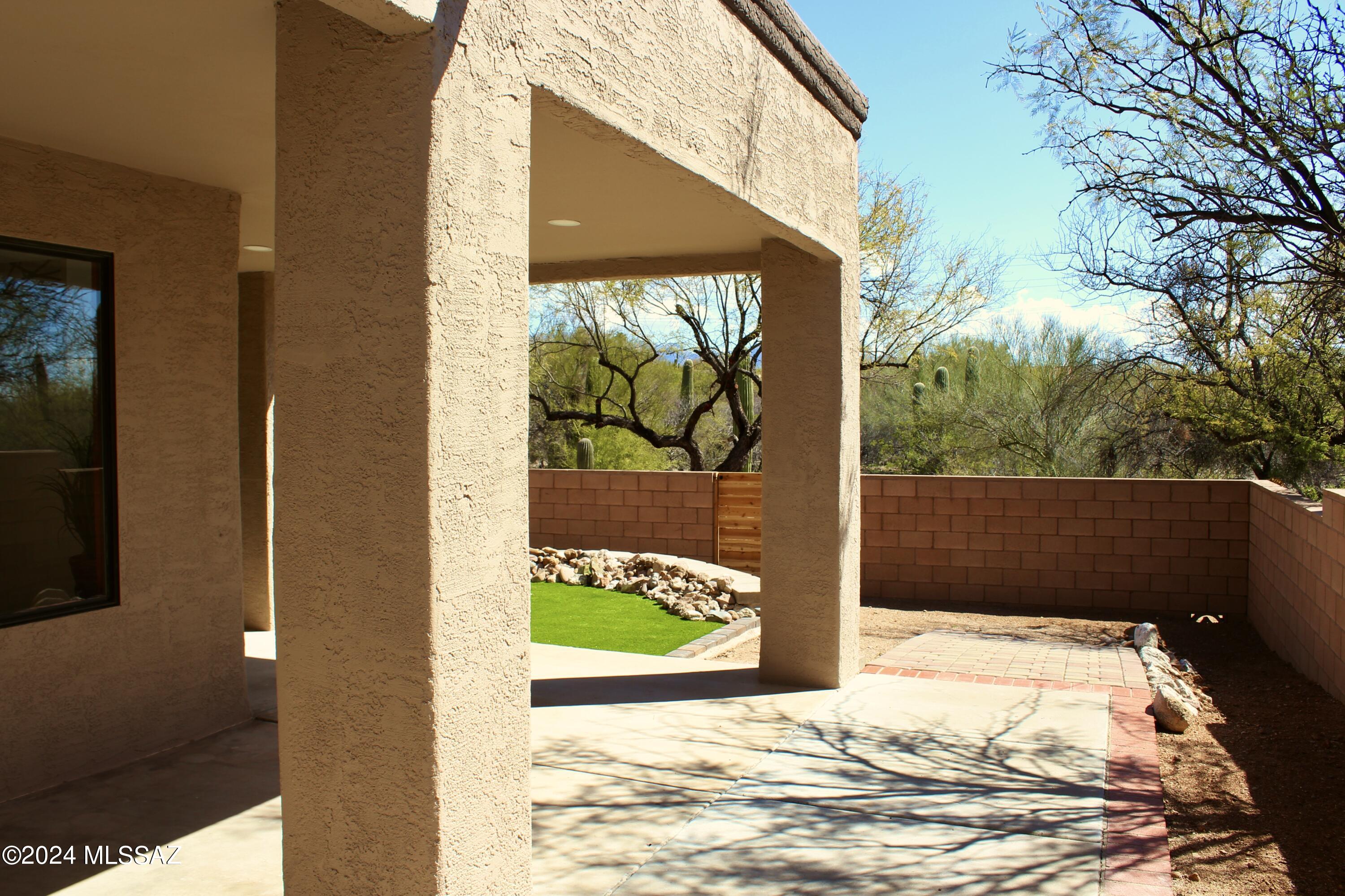 Las Alturas (1-167) - Residential