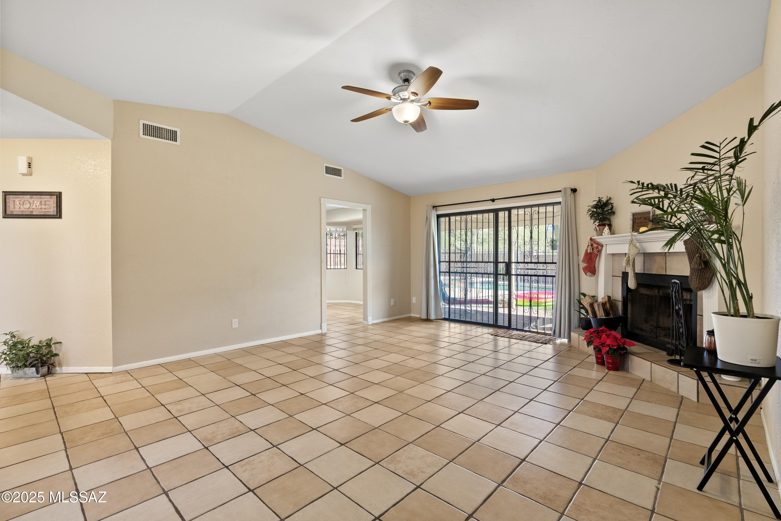 6850 N De Chelly Loop