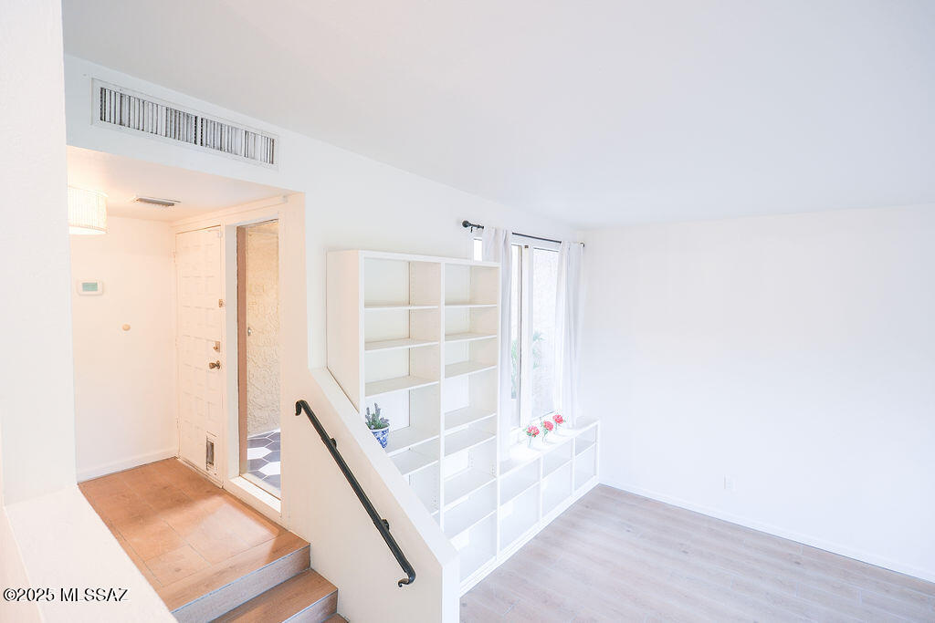 El Mirador Townhouses (1-41) - Residential