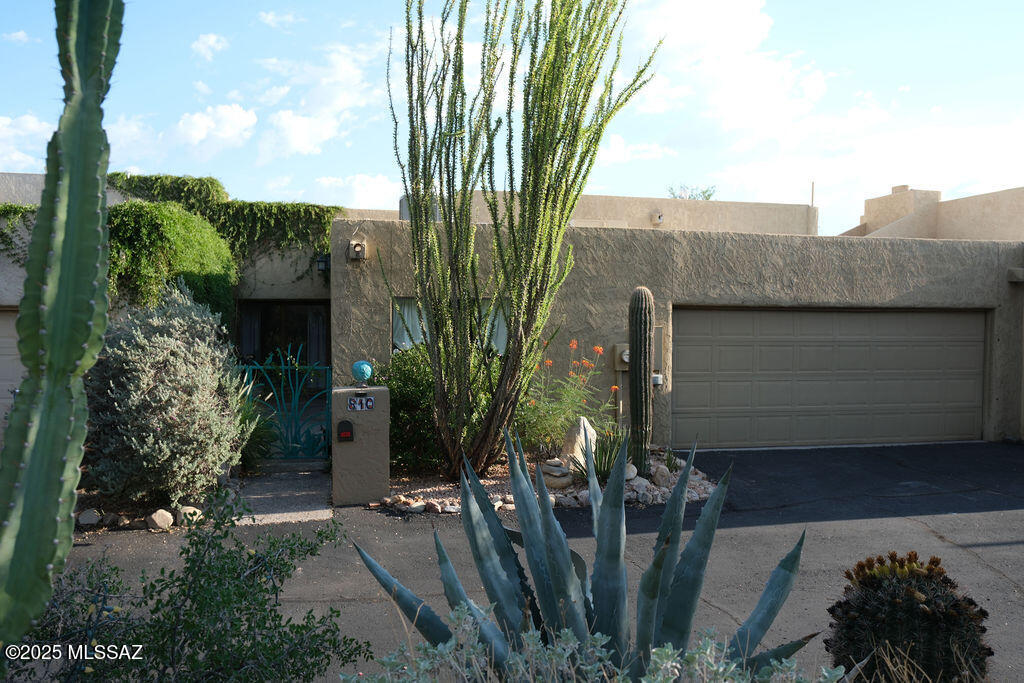 El Mirador Townhouses (1-41) - Residential