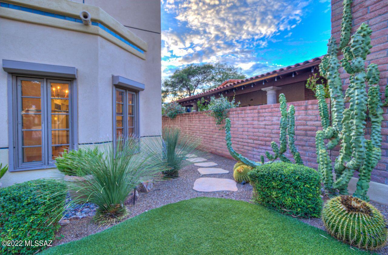 Riverbend - Sabino Canyon Road  (1-97) - Residential