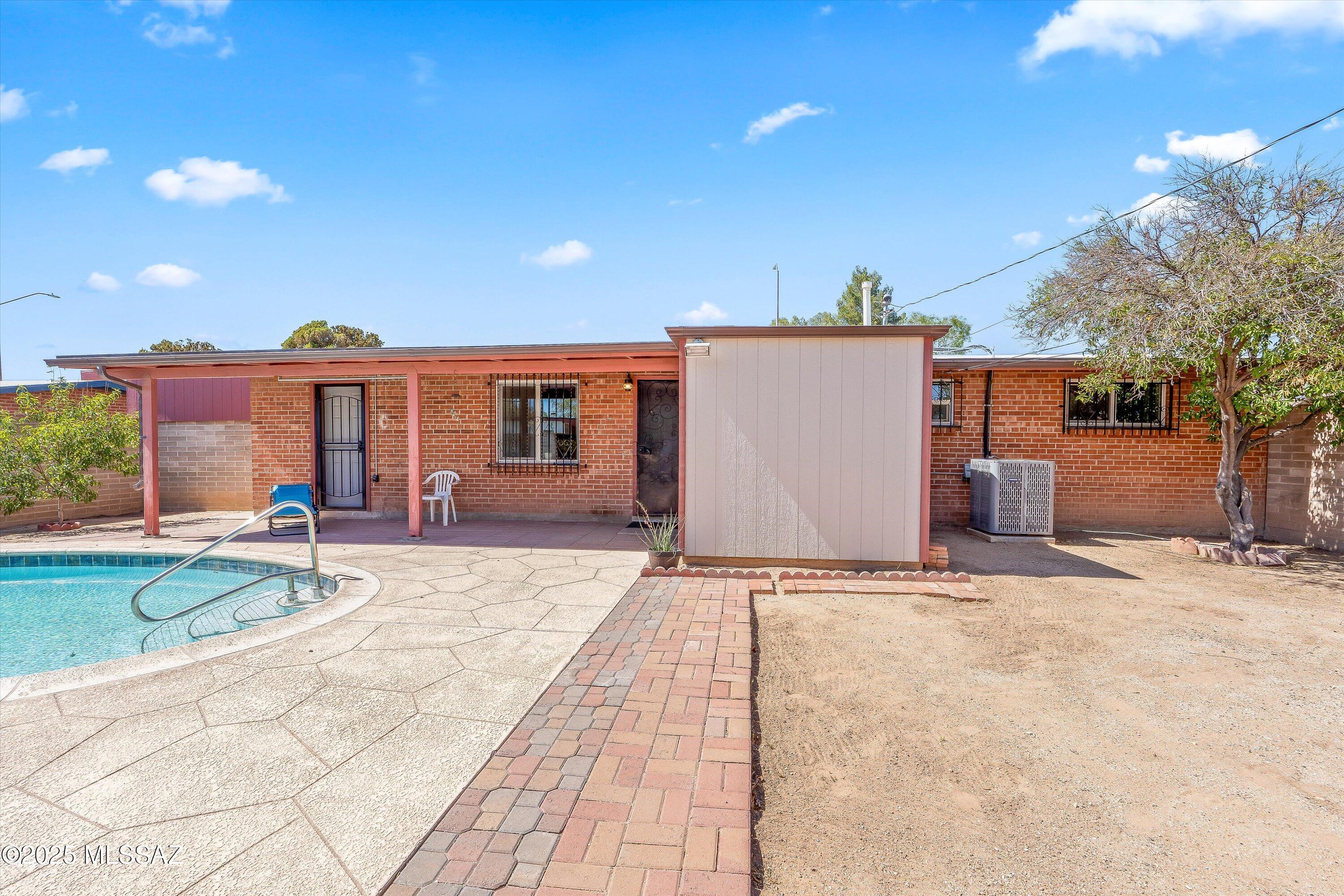 4610 E Calle Aurora