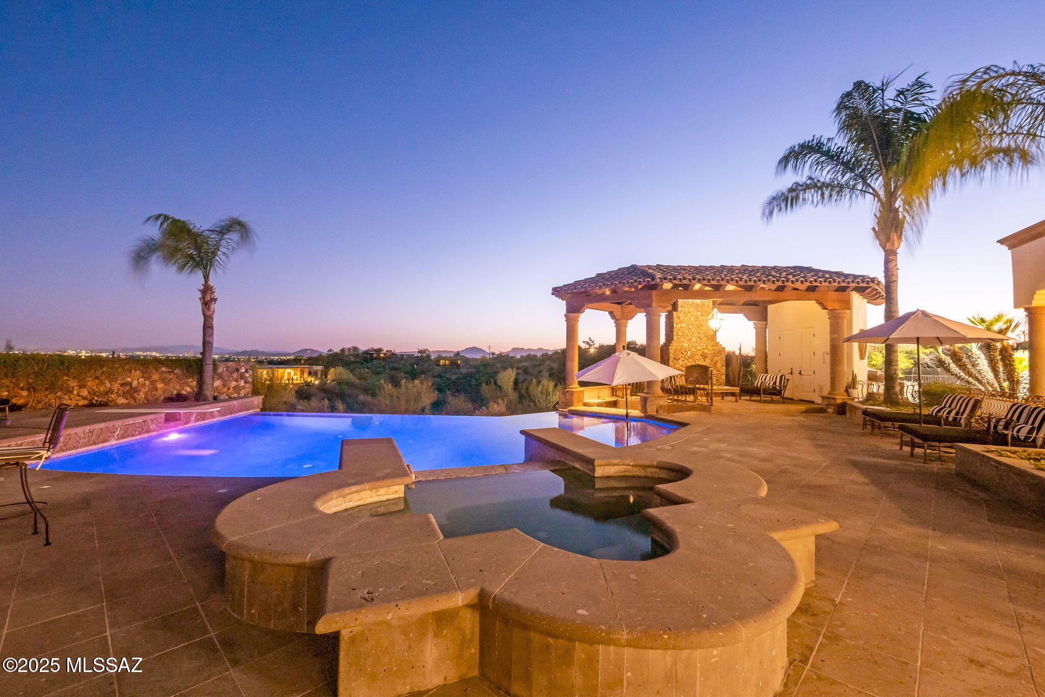4615 N Placita Roca Blanca