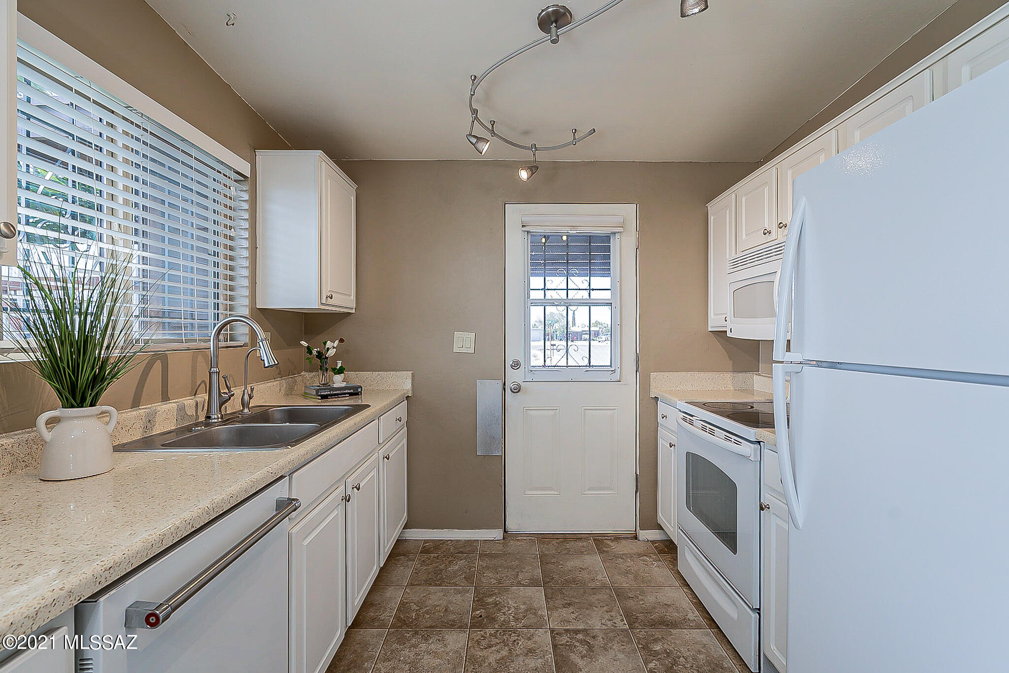 Braewood Terrace (1-107) - Residential