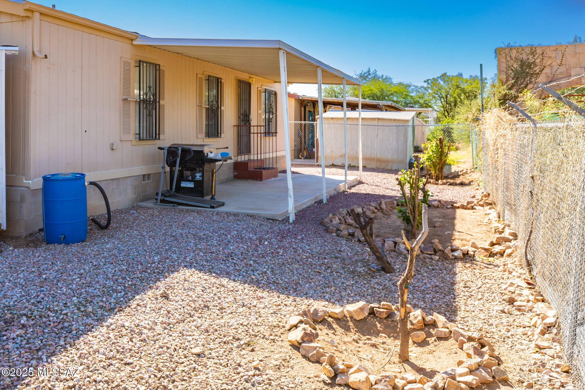 141 E Placita Estrella