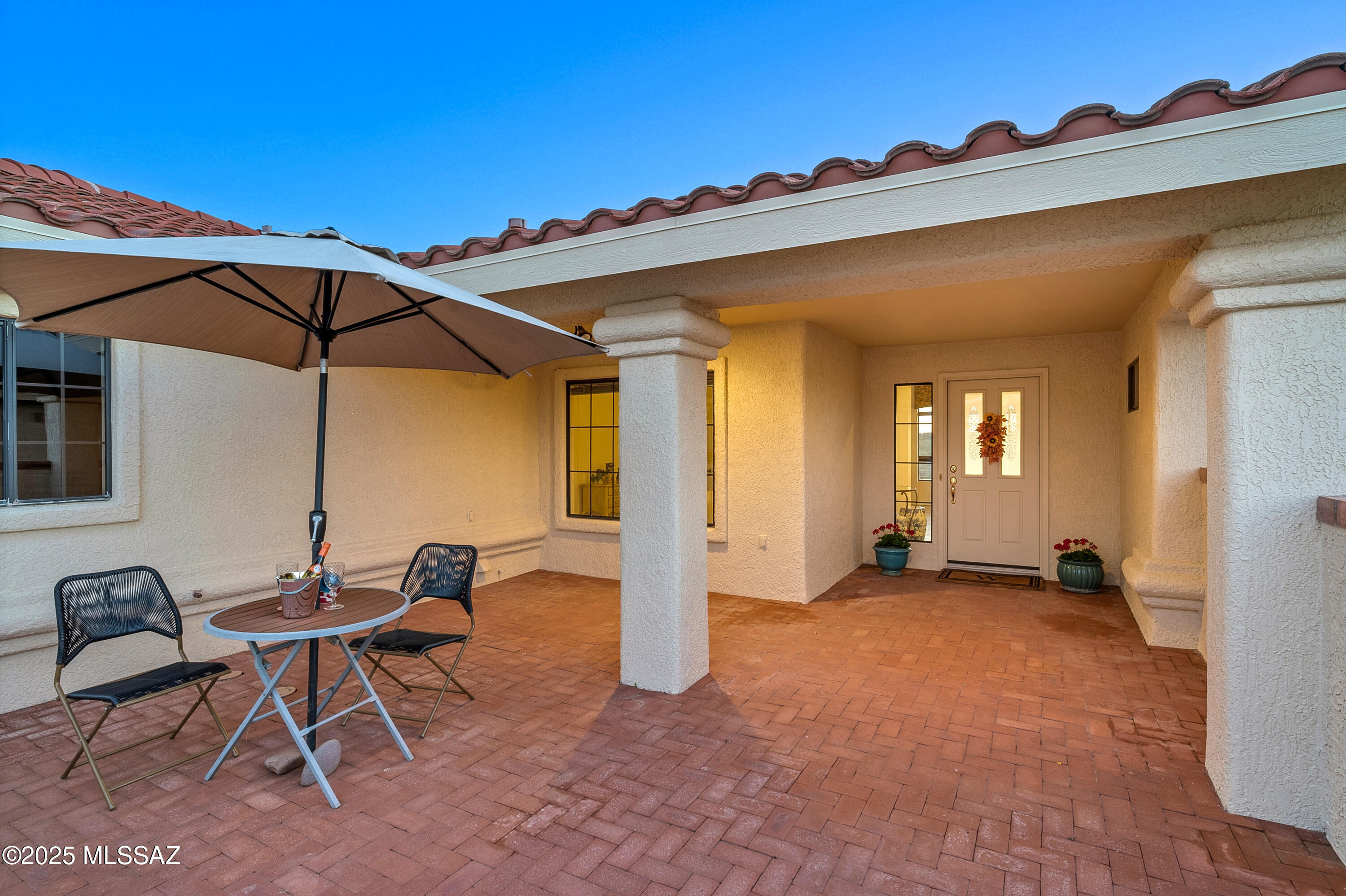 826 E Desert Glen Drive