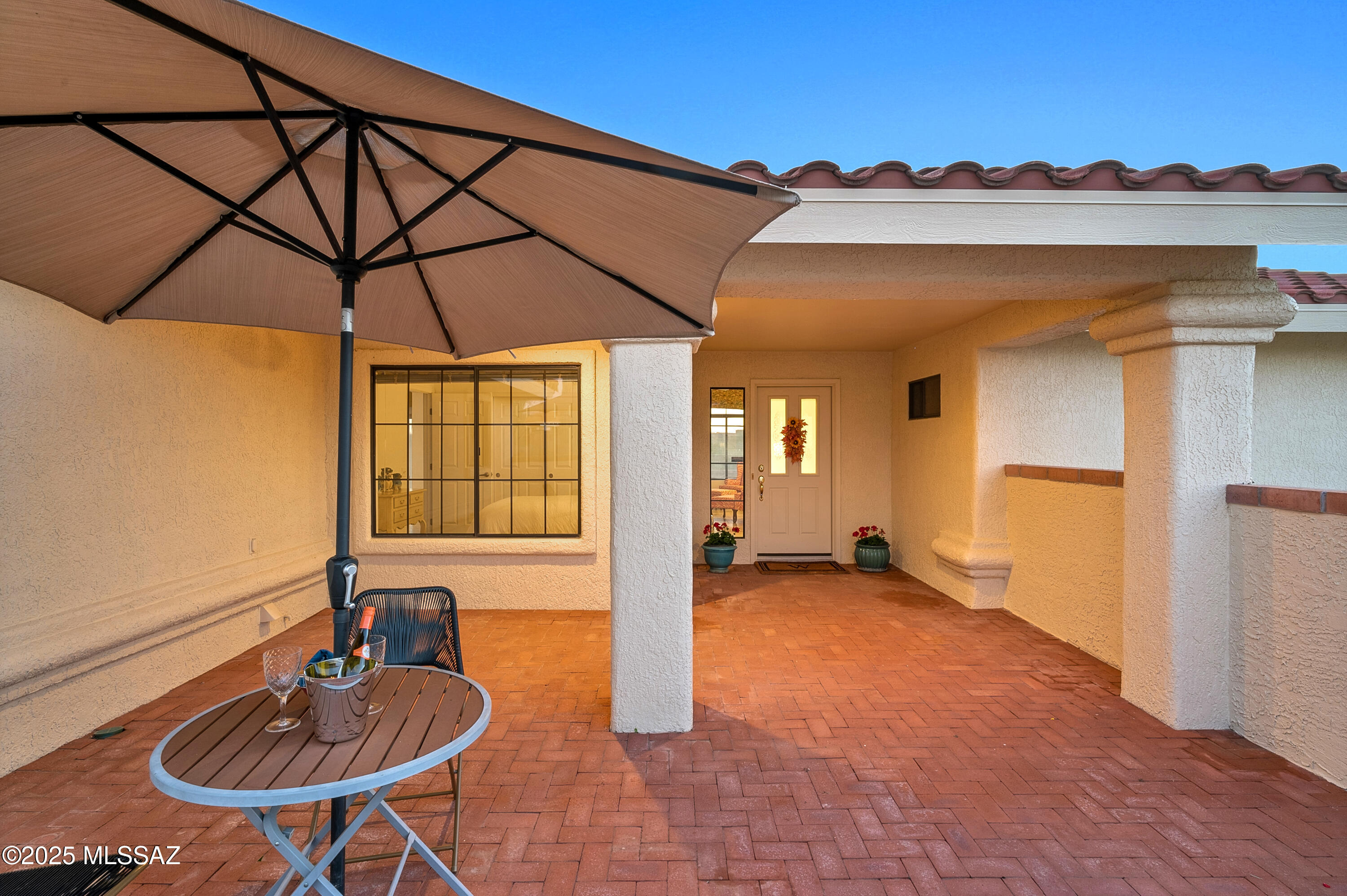 826 E Desert Glen Drive