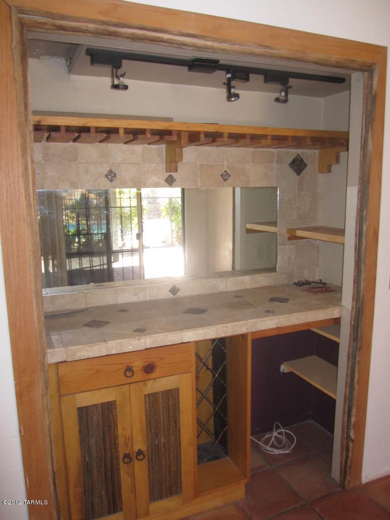 Broadway Manor - Residential Lease
