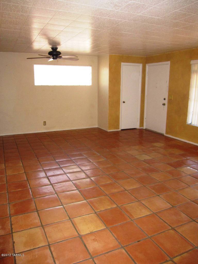 Broadway Manor - Residential Lease