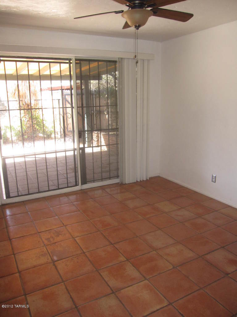 Broadway Manor - Residential Lease