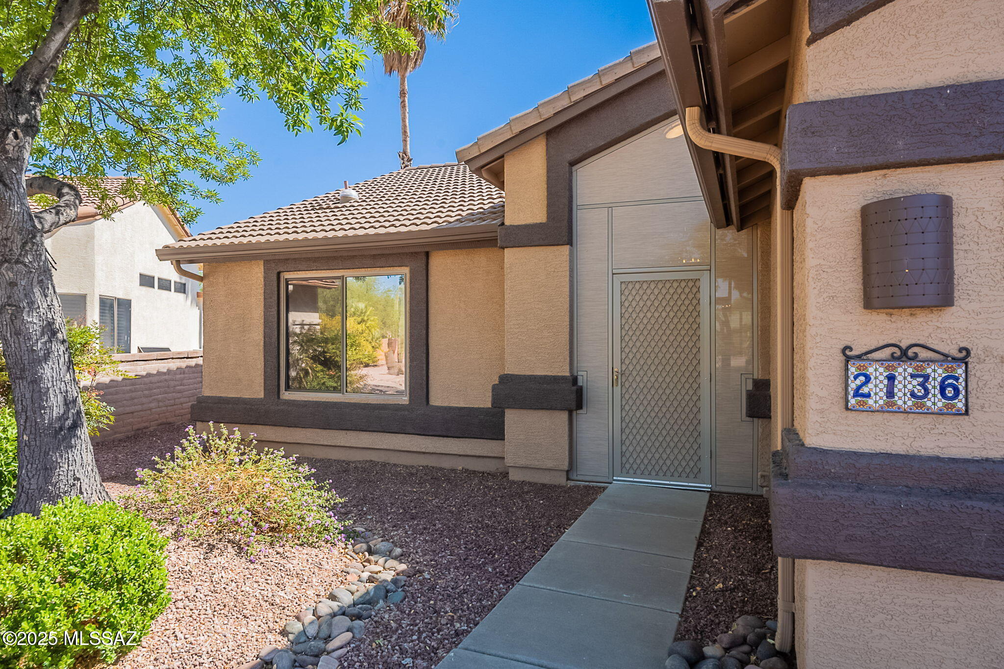 2136 E Desert Fox Drive