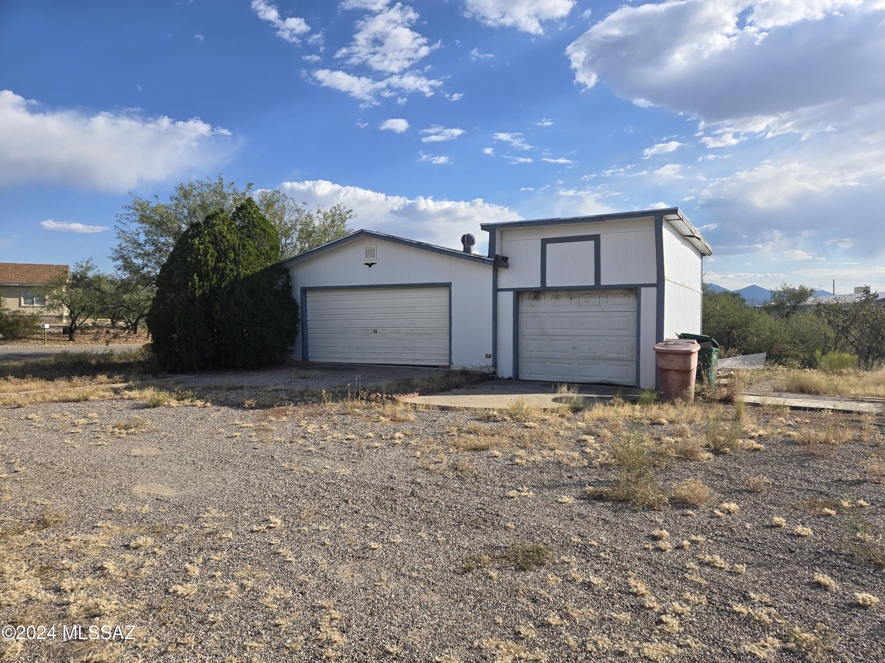 605 W Camino Regio