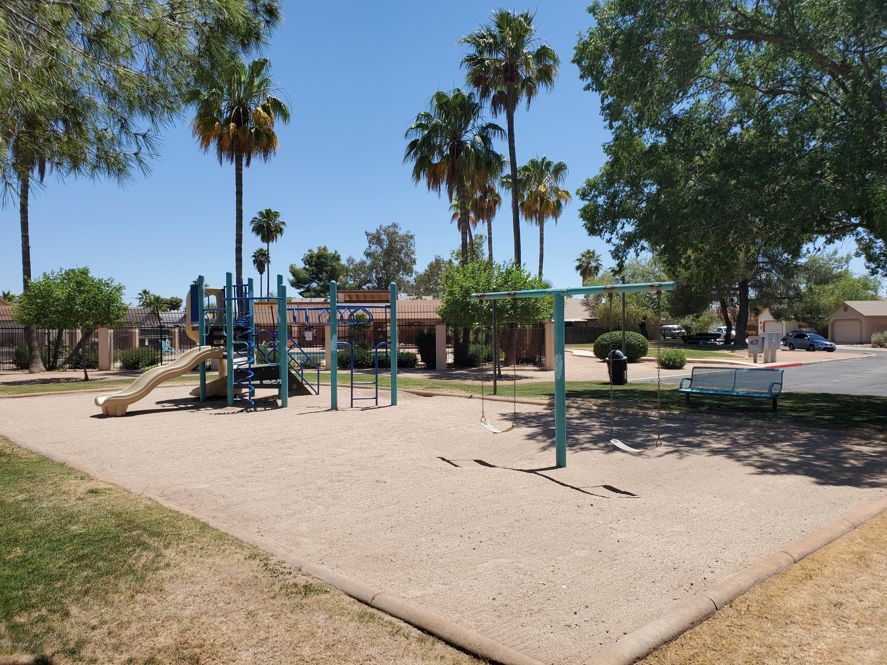 Edgebrooke Village II (170-340) - Residential