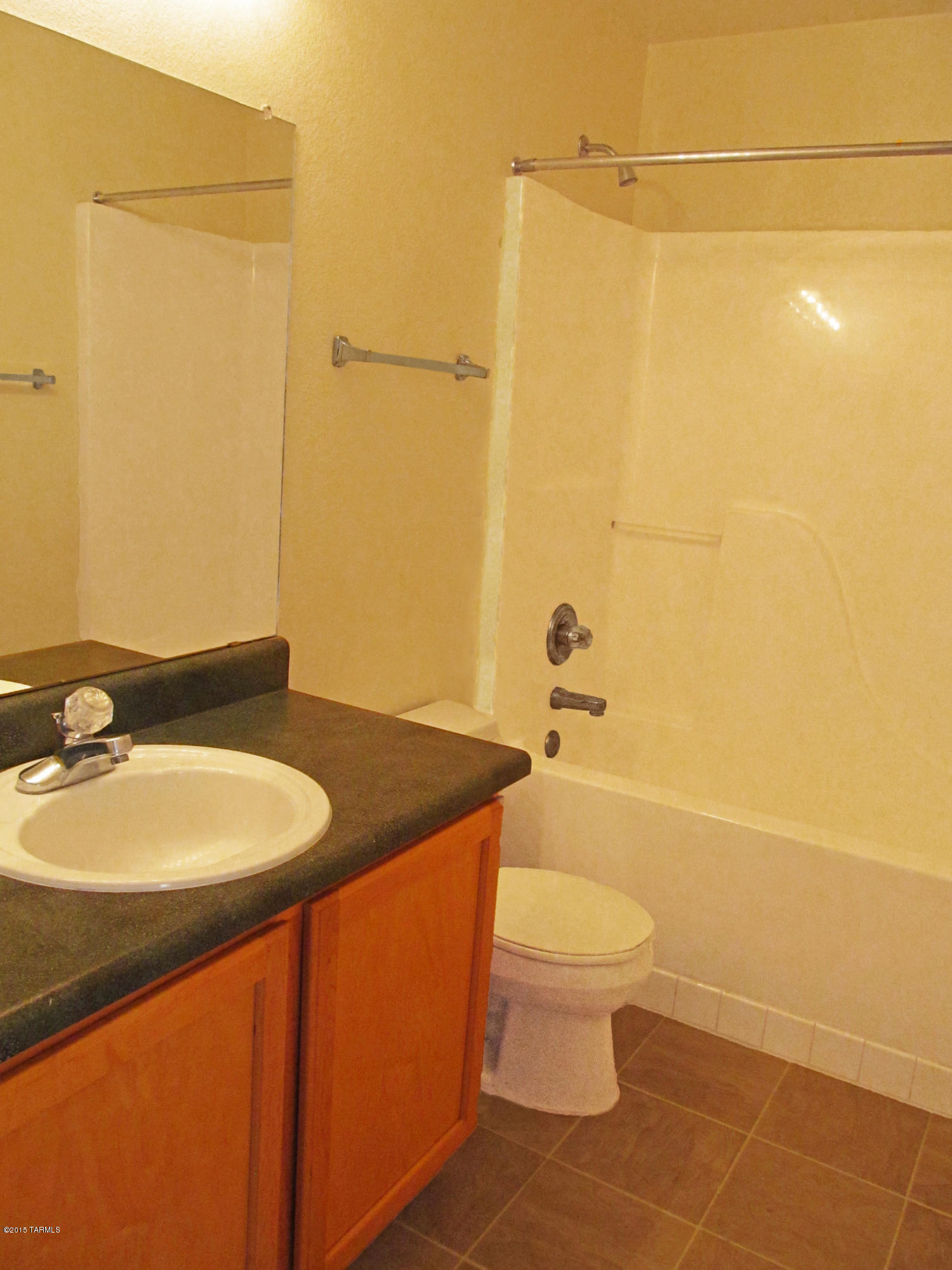 Hacienda Del Oro (1-78) - Residential Lease