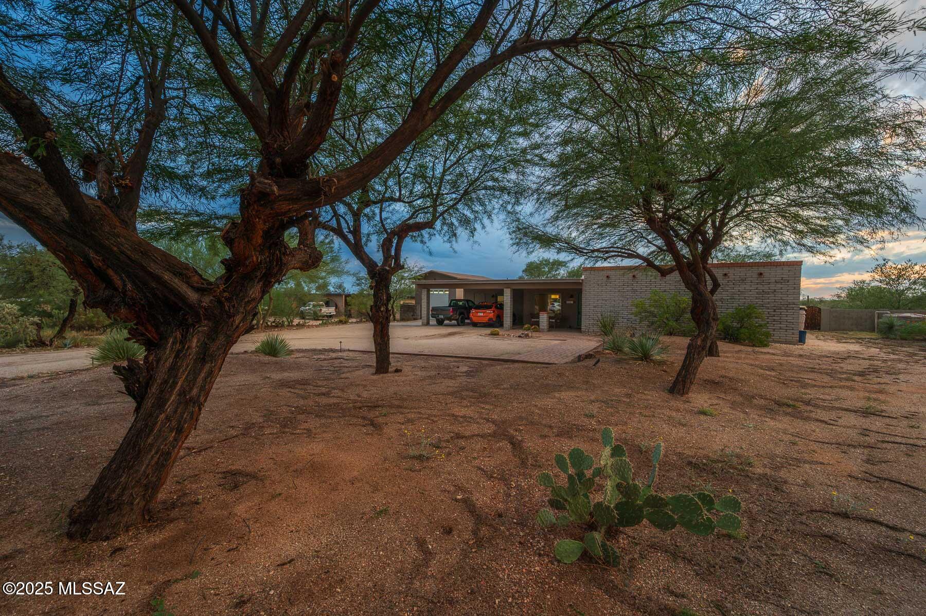 Tres Lomas Verdes (1-78) - Residential