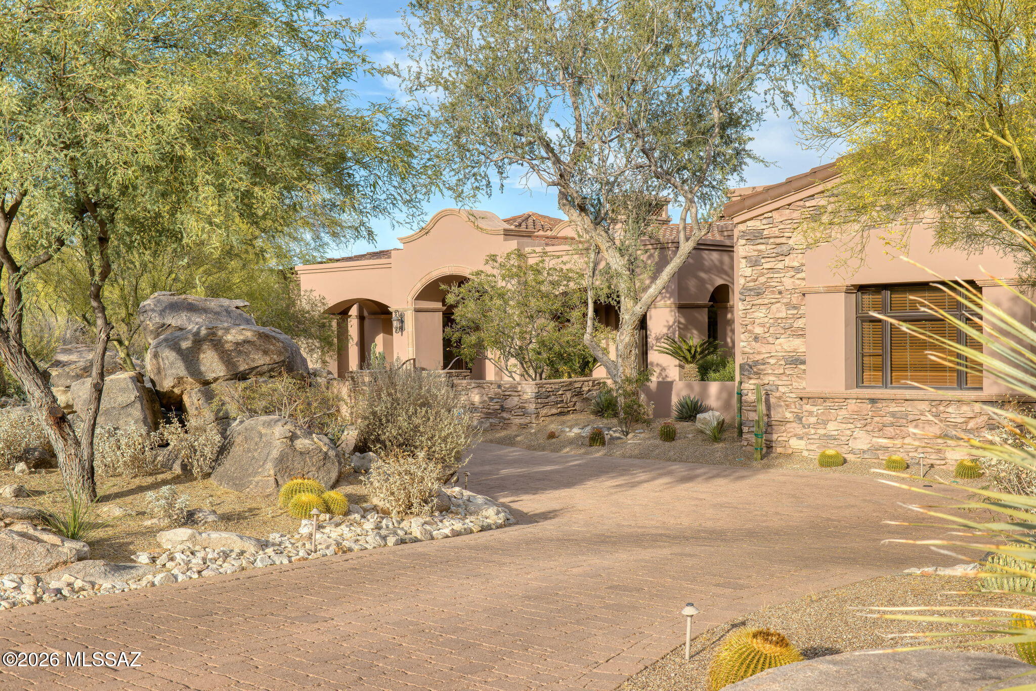 14262 N Giant Saguaro Place