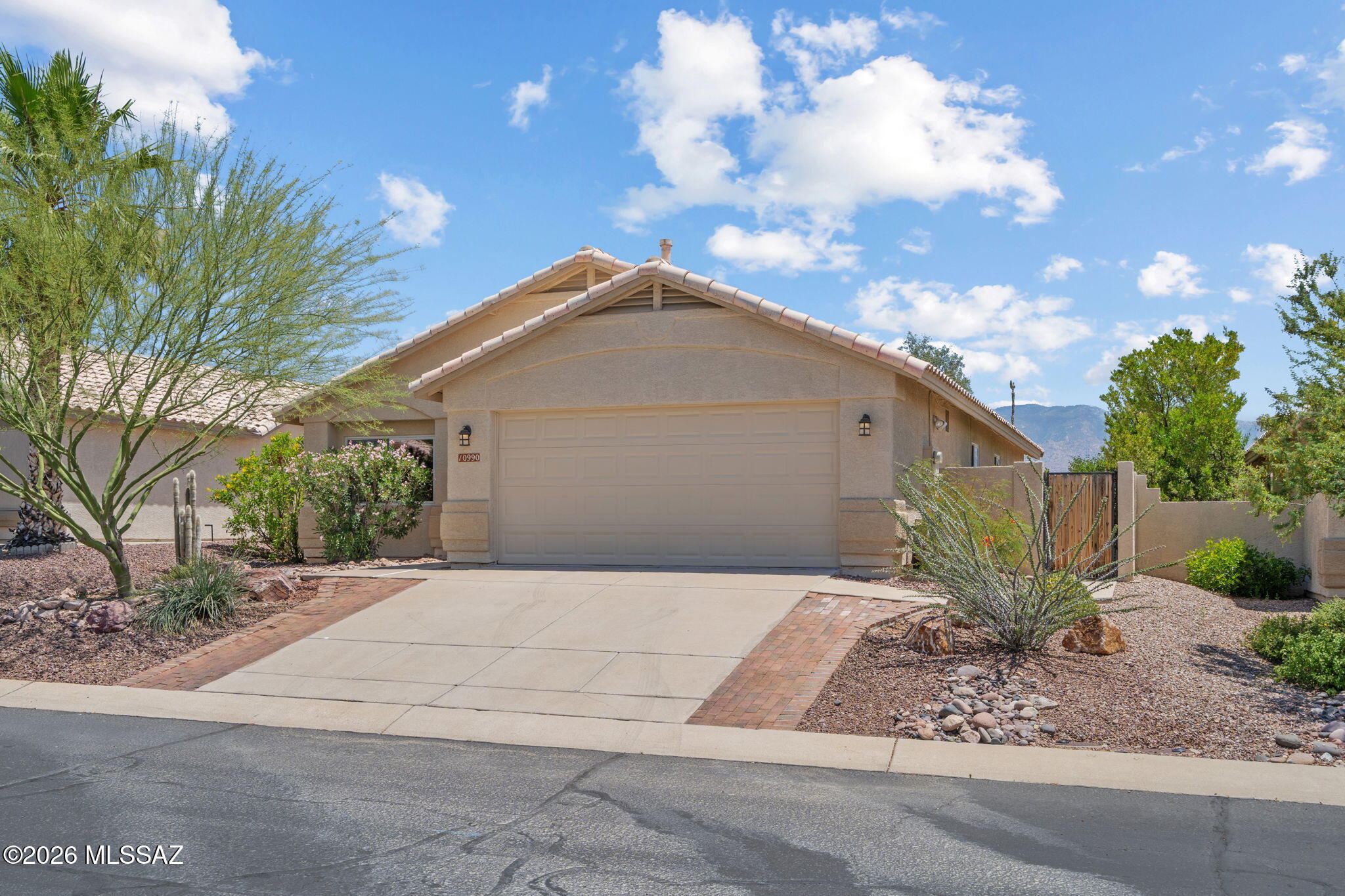 10990 N Double Eagle Court