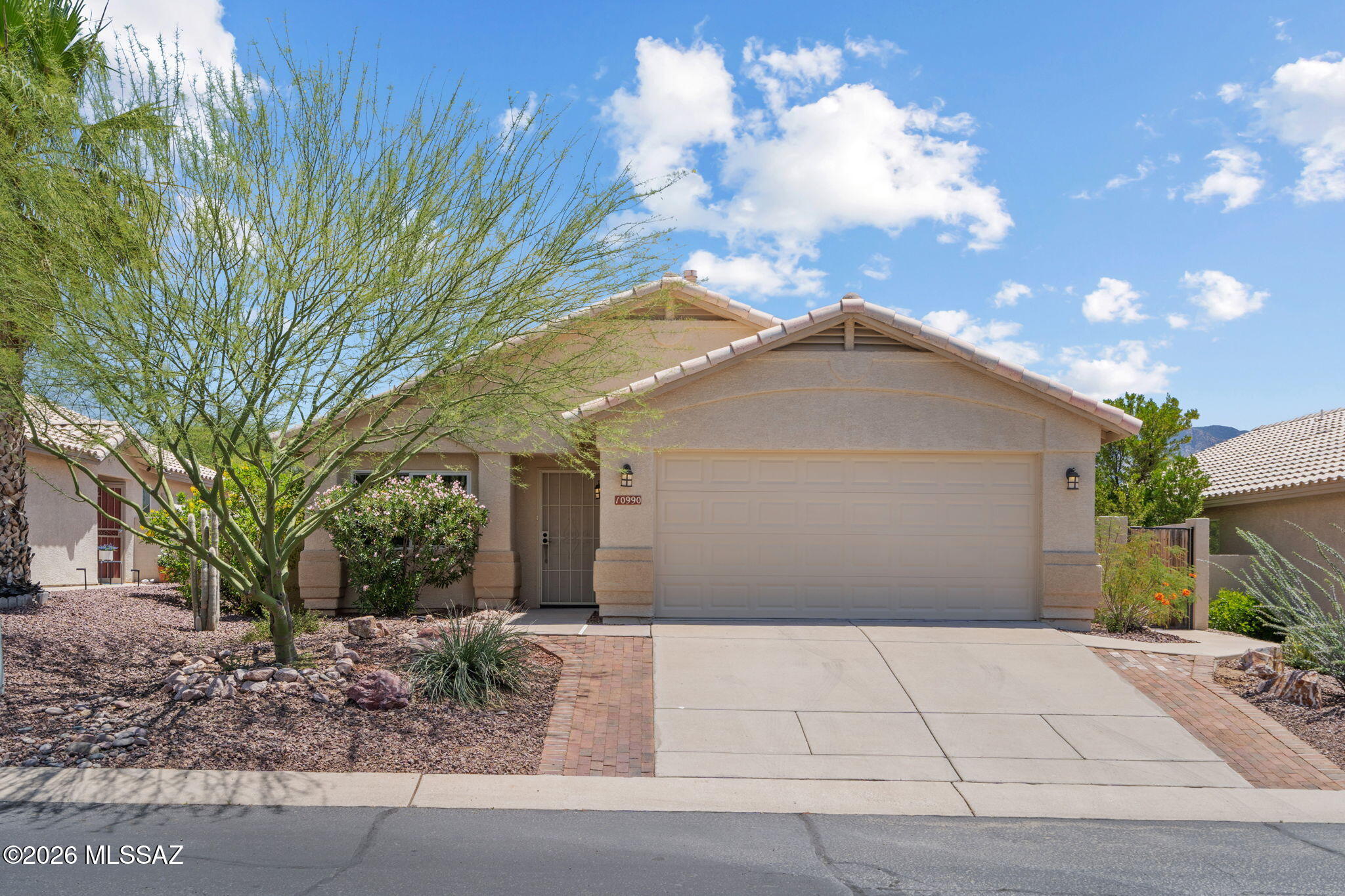10990 N Double Eagle Court