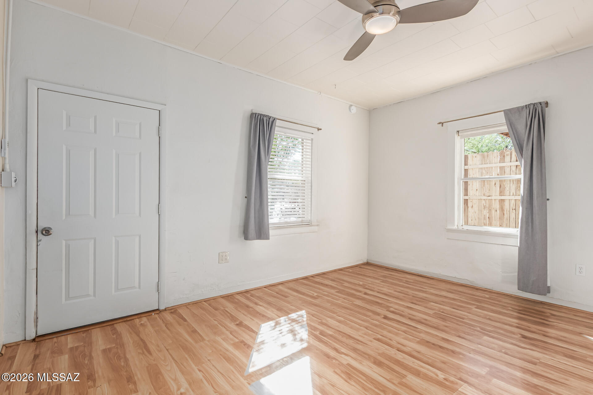 1249 E Waverly Street