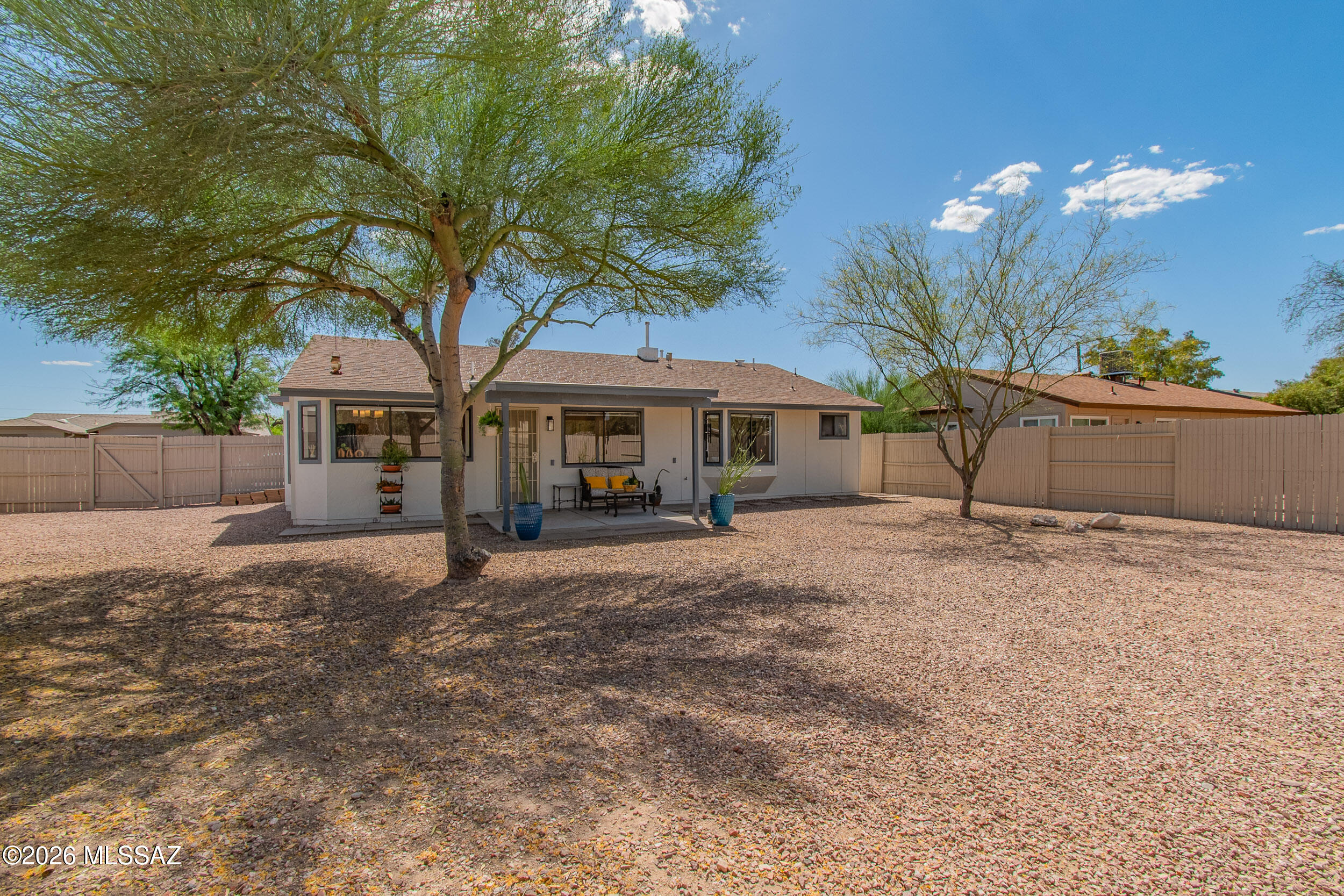 Meadowbrook (270-272, 335-347, 404-409) - Residential