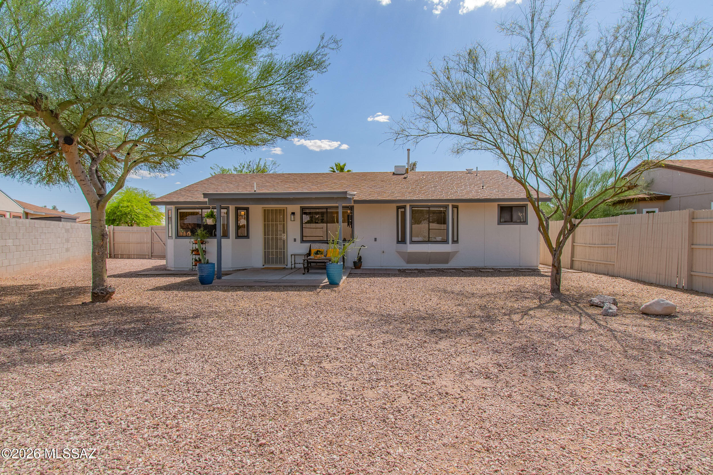 Meadowbrook (270-272, 335-347, 404-409) - Residential
