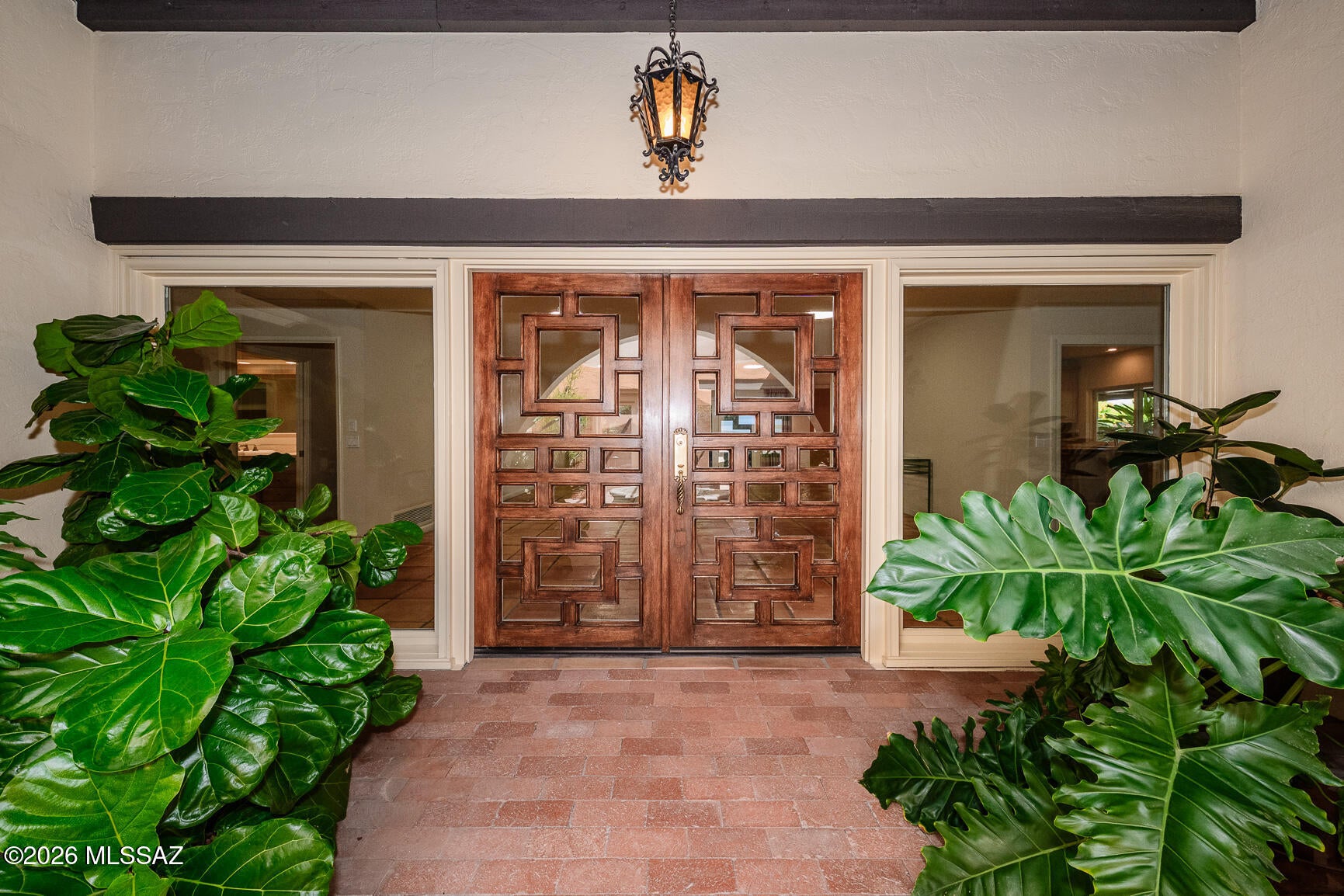 2575 E Avenida De Posada