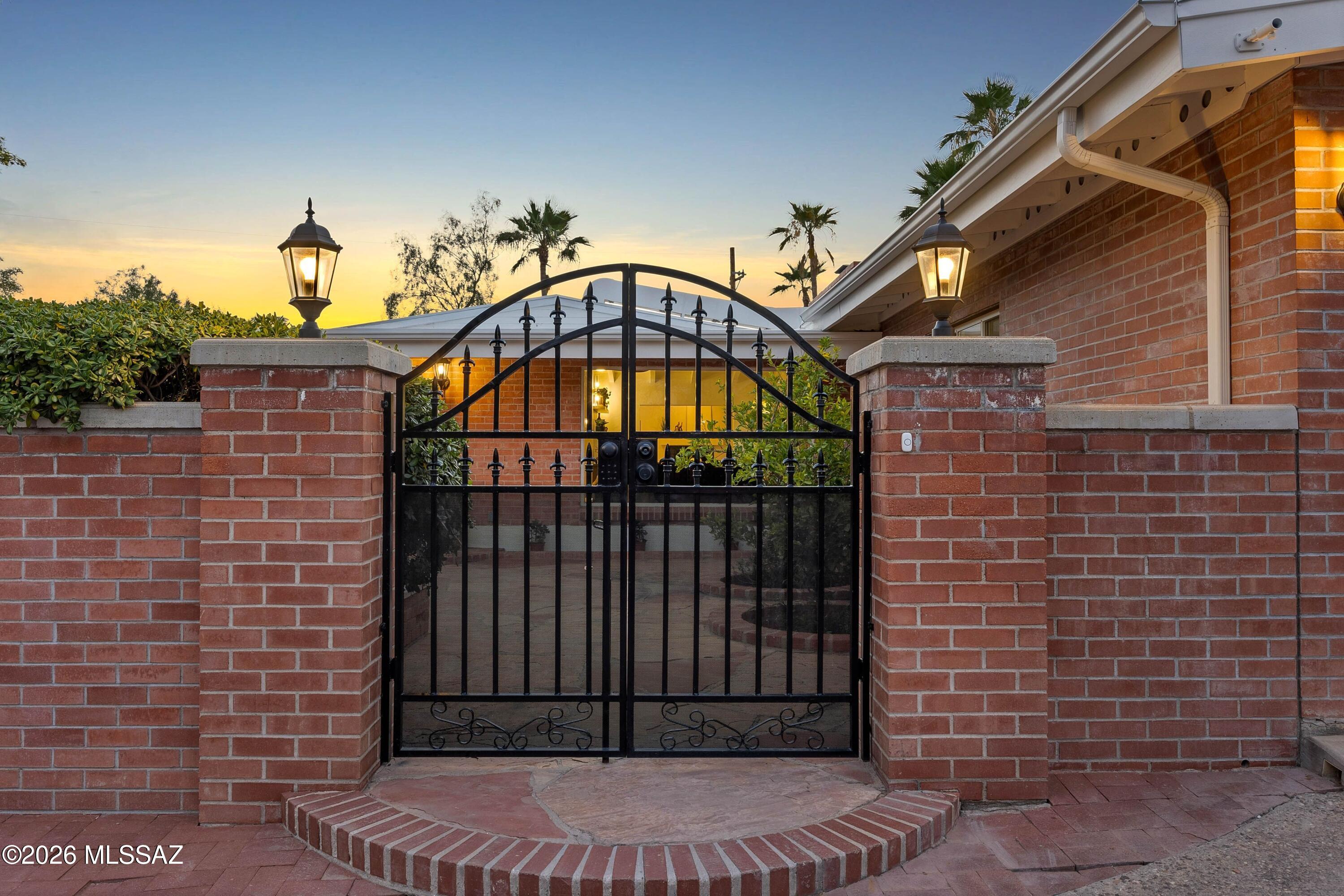 7329 N Yucca