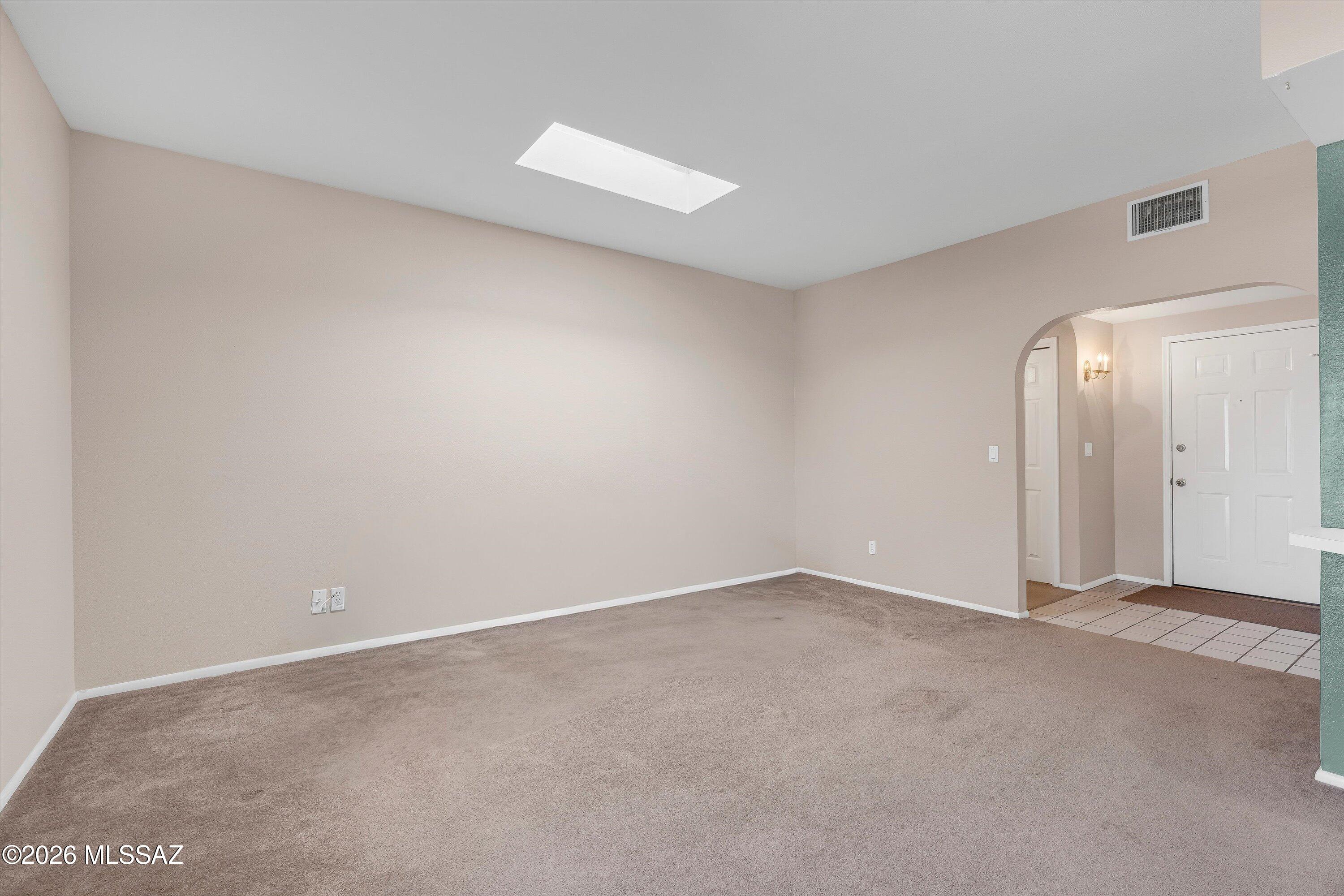 8687 N Avenida Amatista