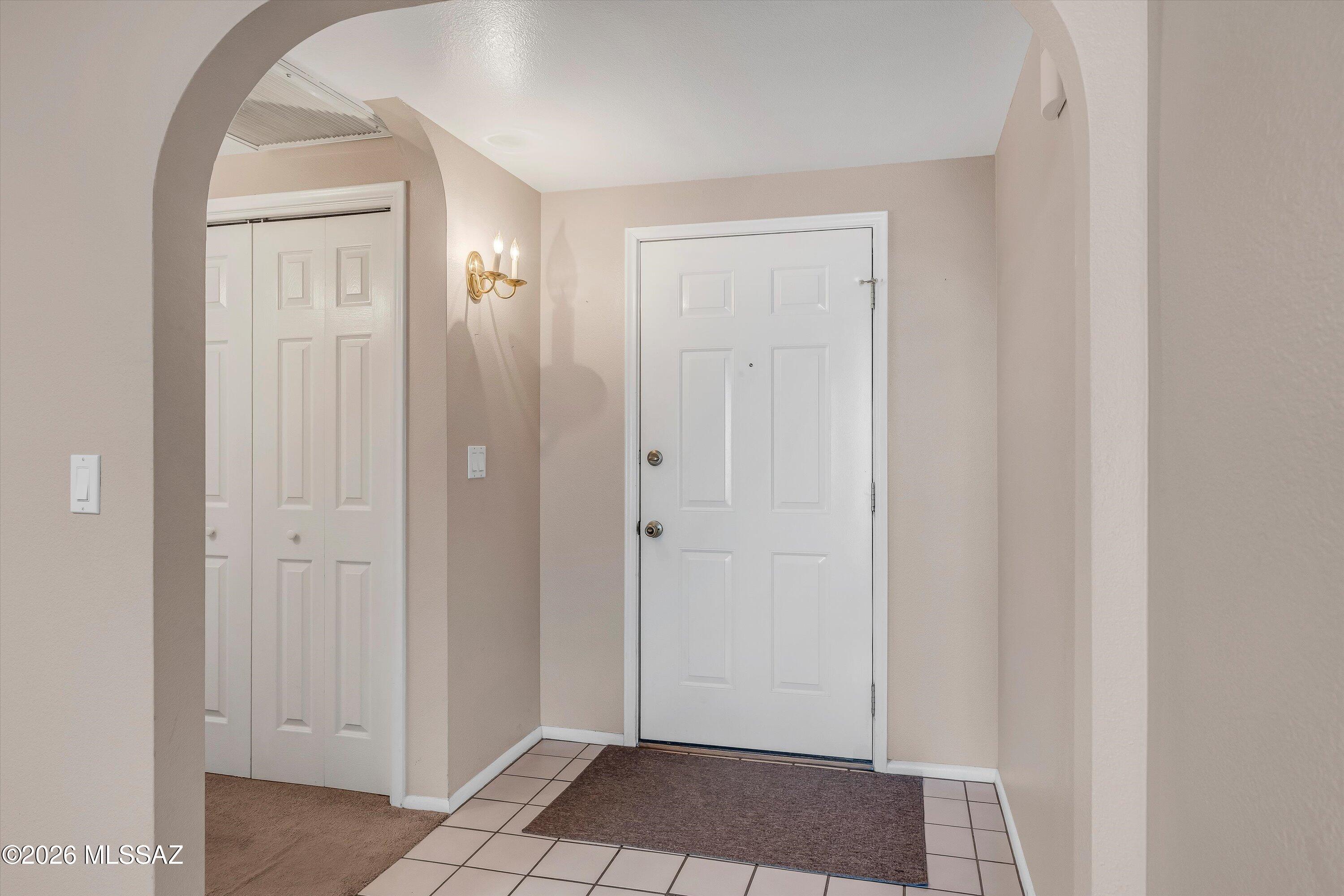 8687 N Avenida Amatista