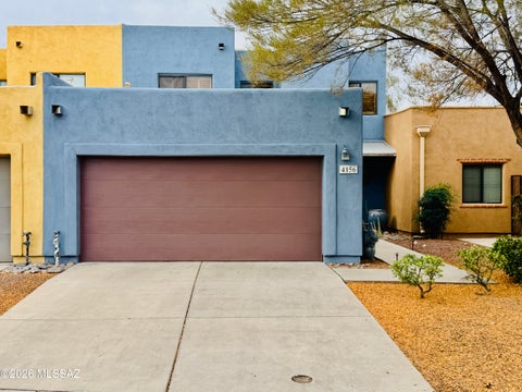 Photo of 4156 N Fortune Loop, Tucson, AZ 85719 (MLS # 22621131)