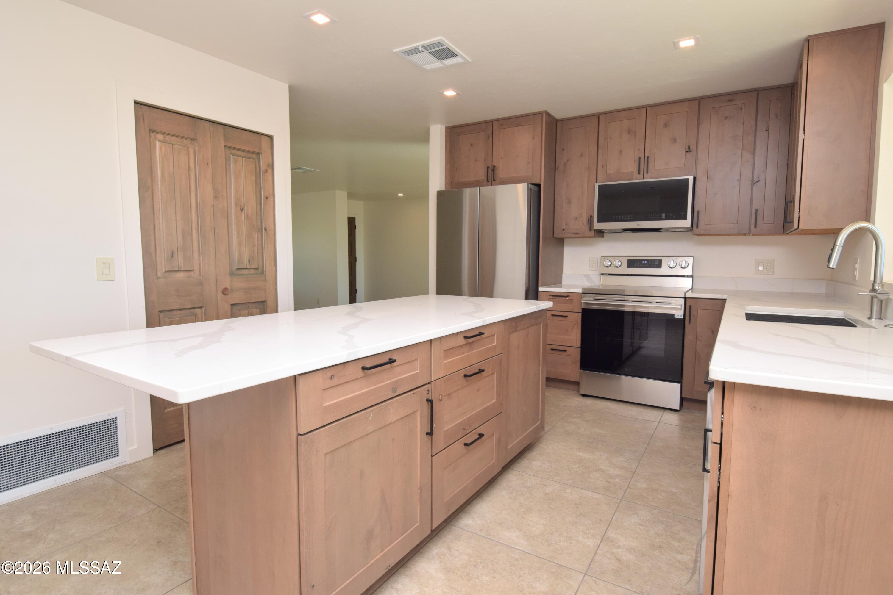 The Foothills Clusters (214-372) - Residential Lease